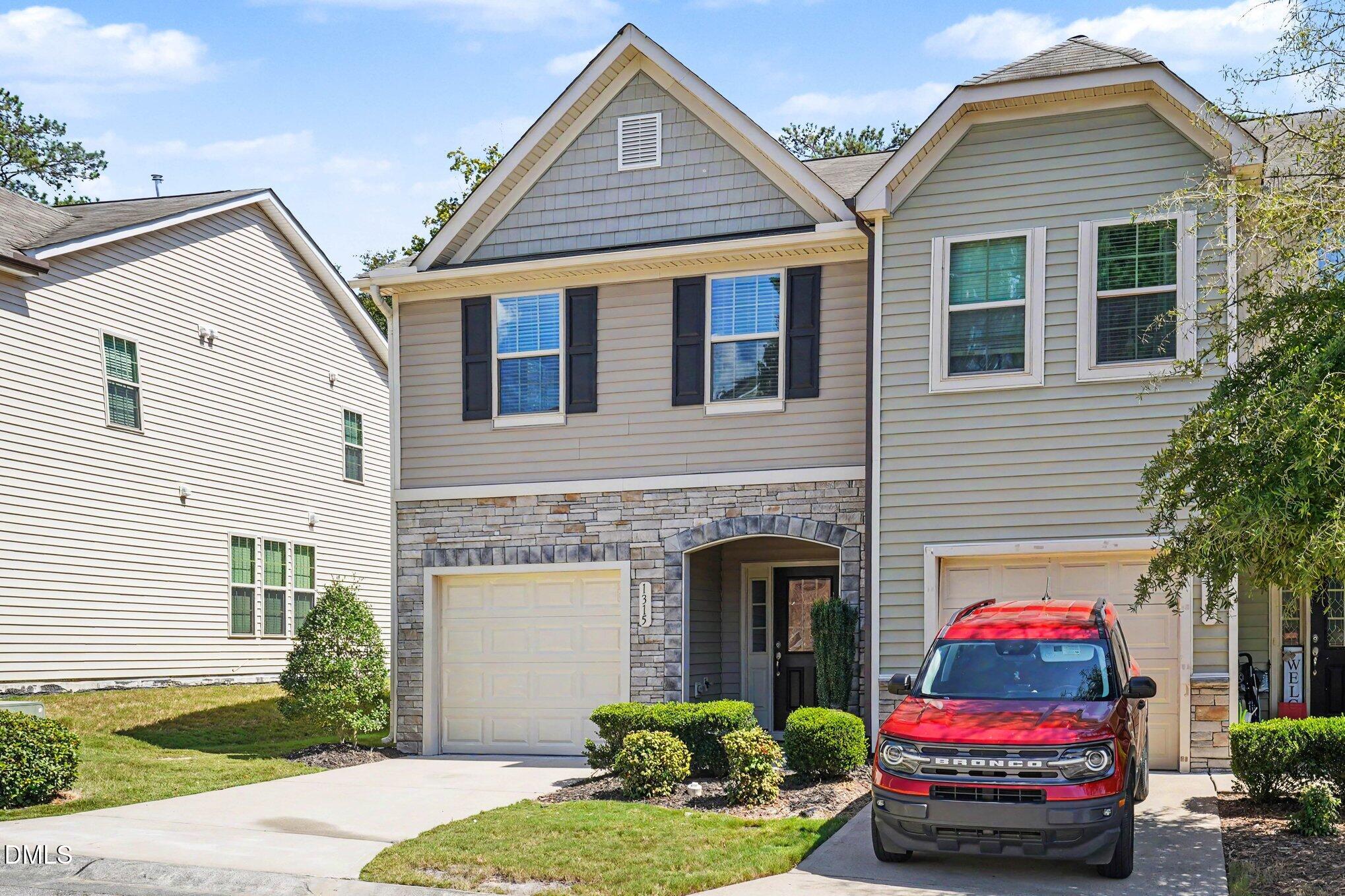 1315 Garden Stone Drive Property Photo 4