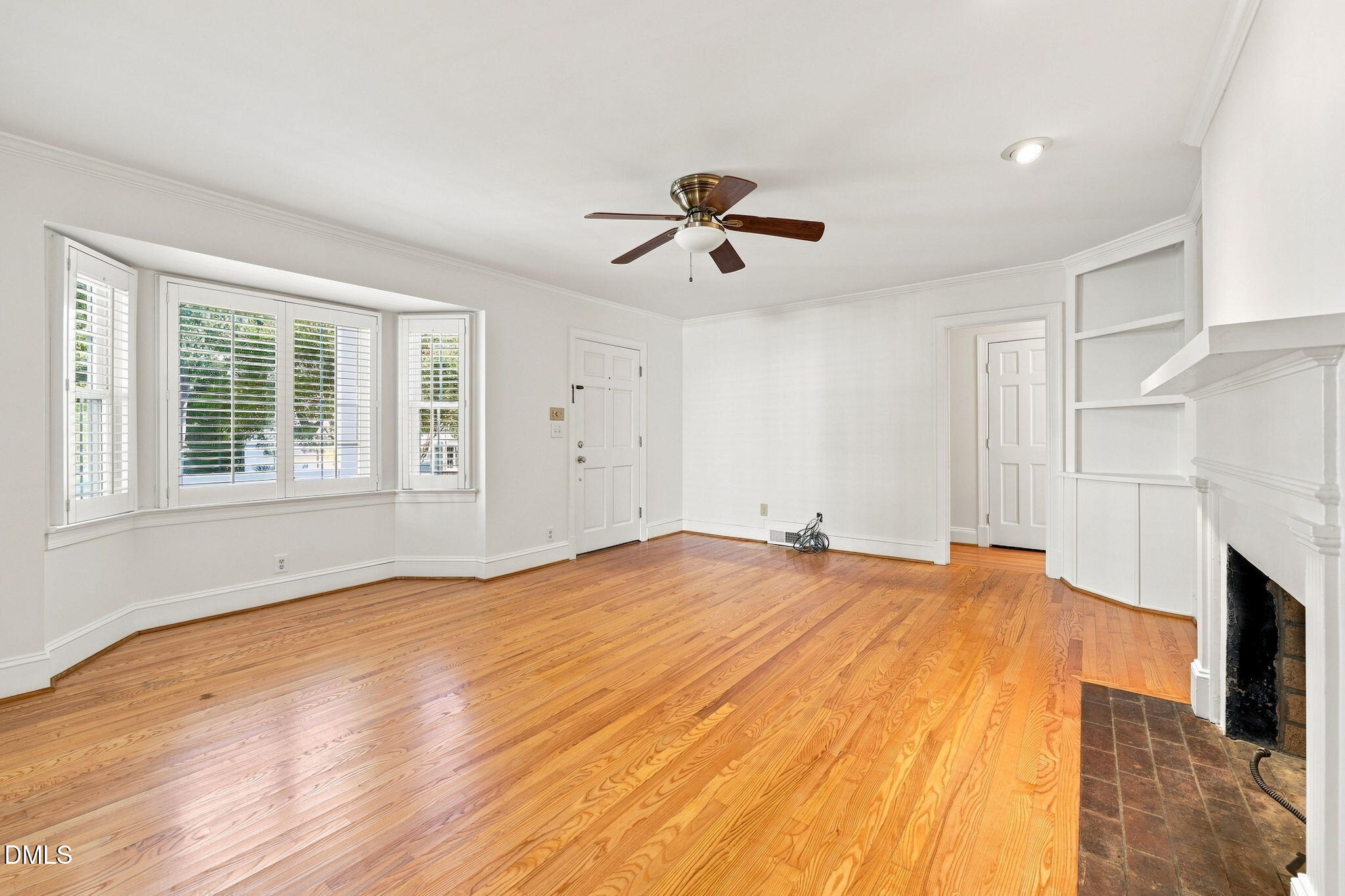 2721 Van Dyke Avenue Property Photo 10