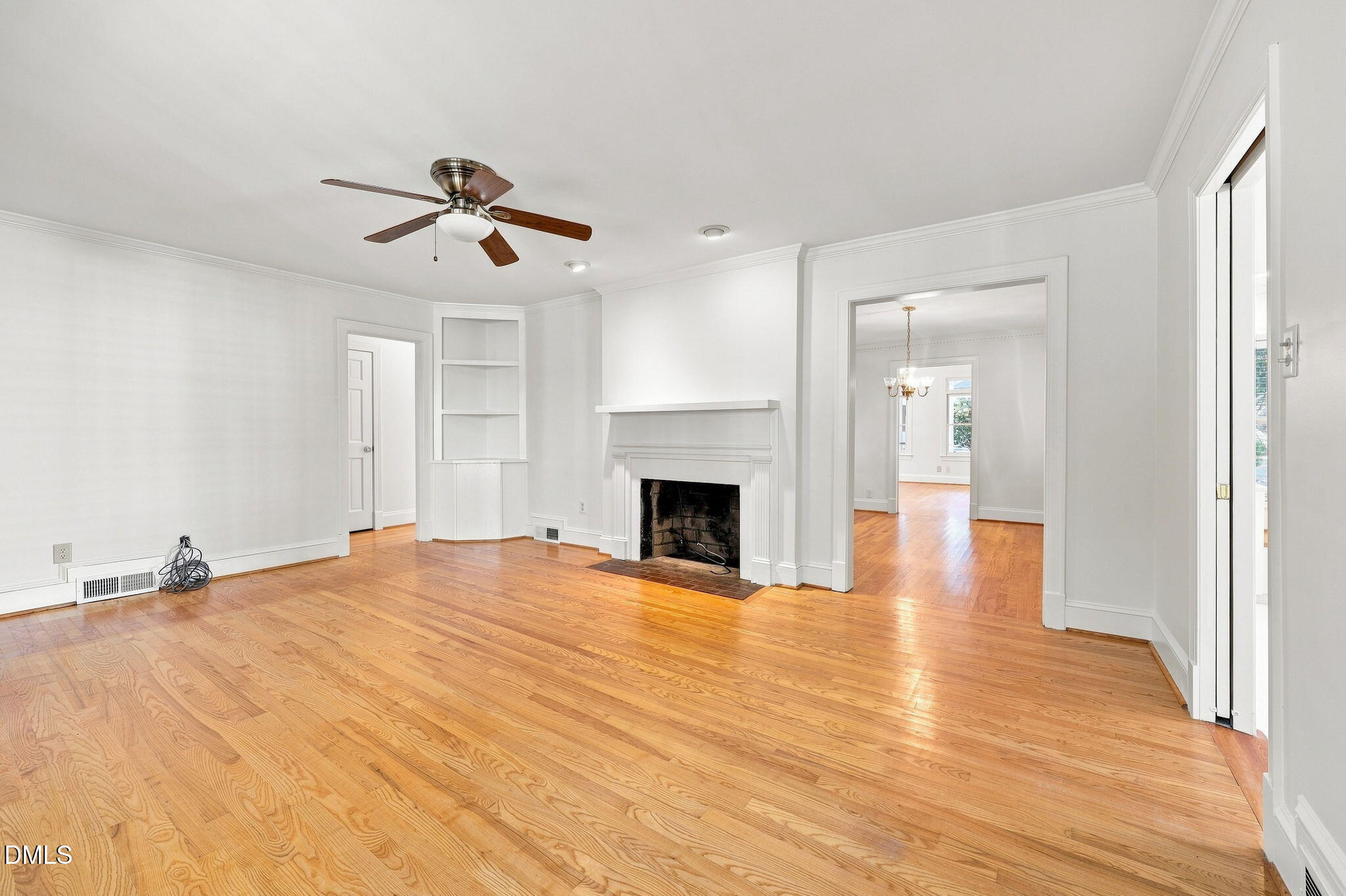 2721 Van Dyke Avenue Property Photo 12