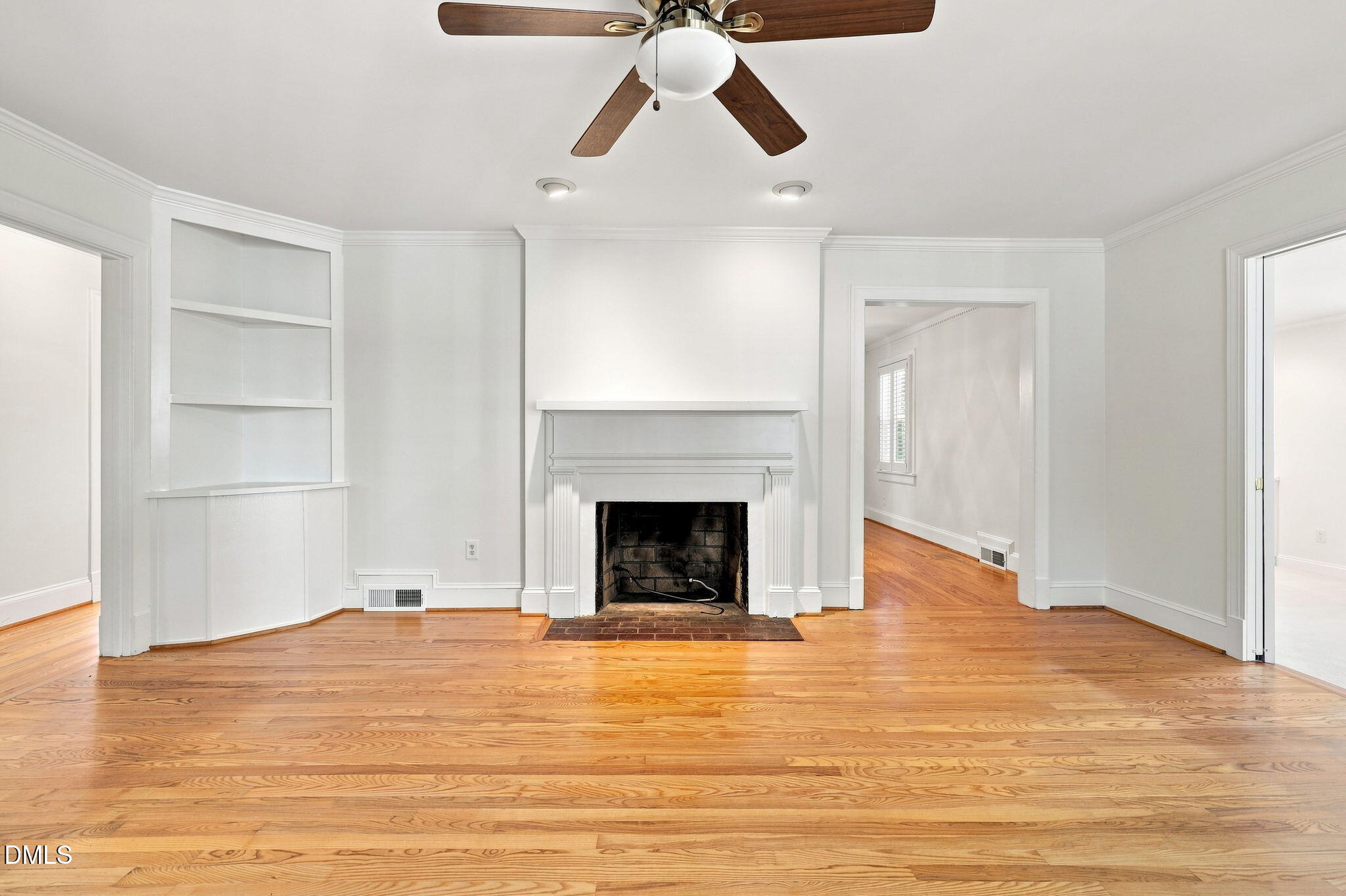 2721 Van Dyke Avenue Property Photo 13
