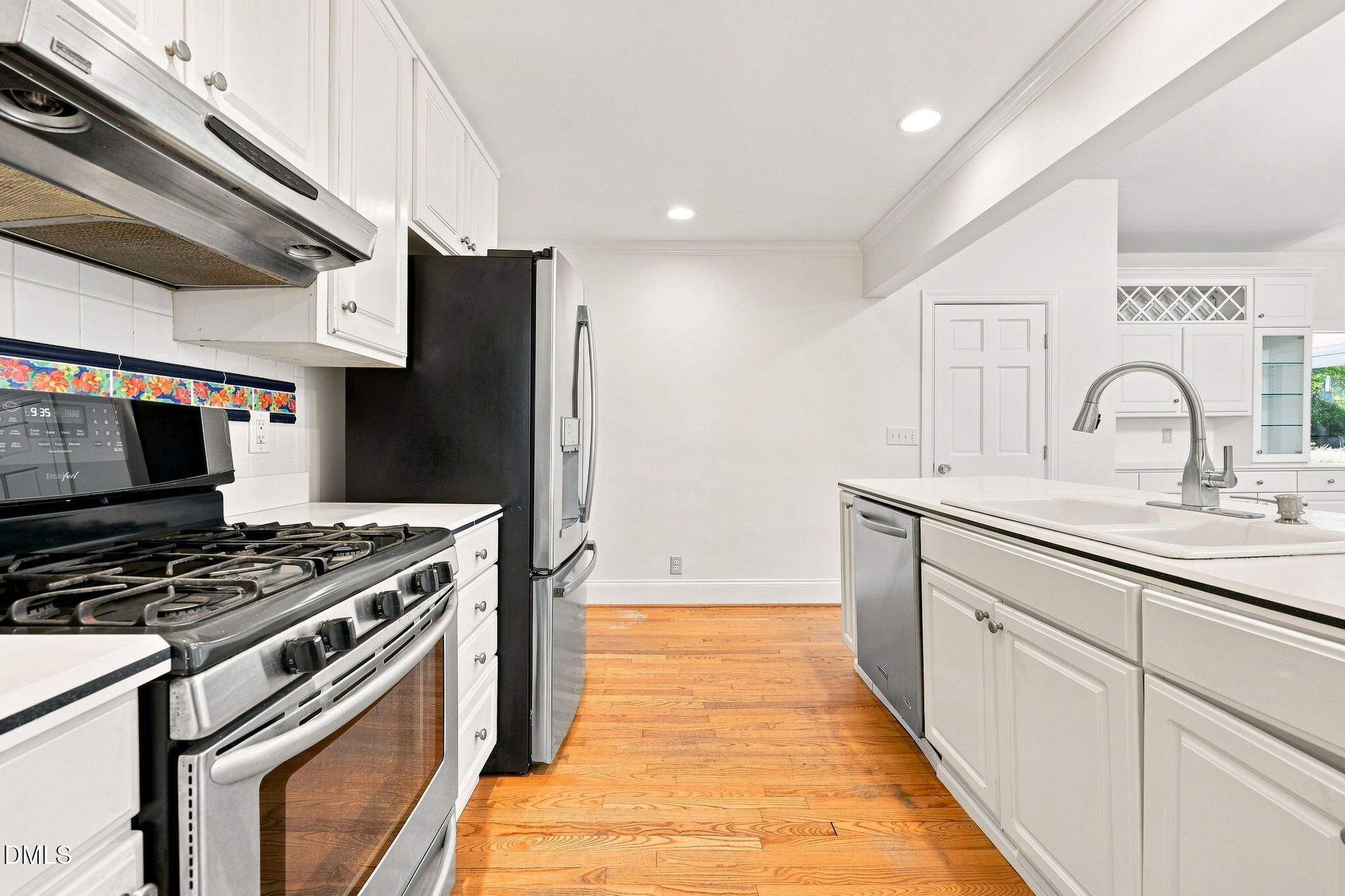 2721 Van Dyke Avenue Property Photo 17