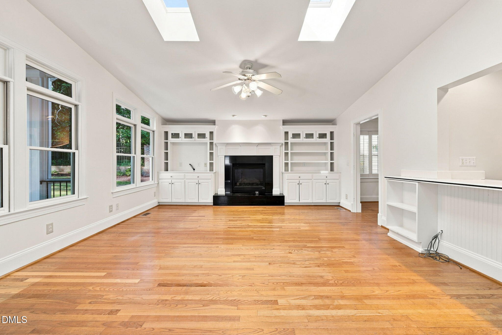 2721 Van Dyke Avenue Property Photo 25