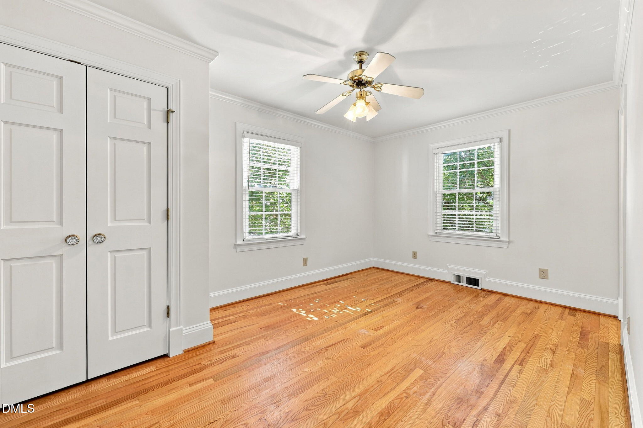 2721 Van Dyke Avenue Property Photo 34