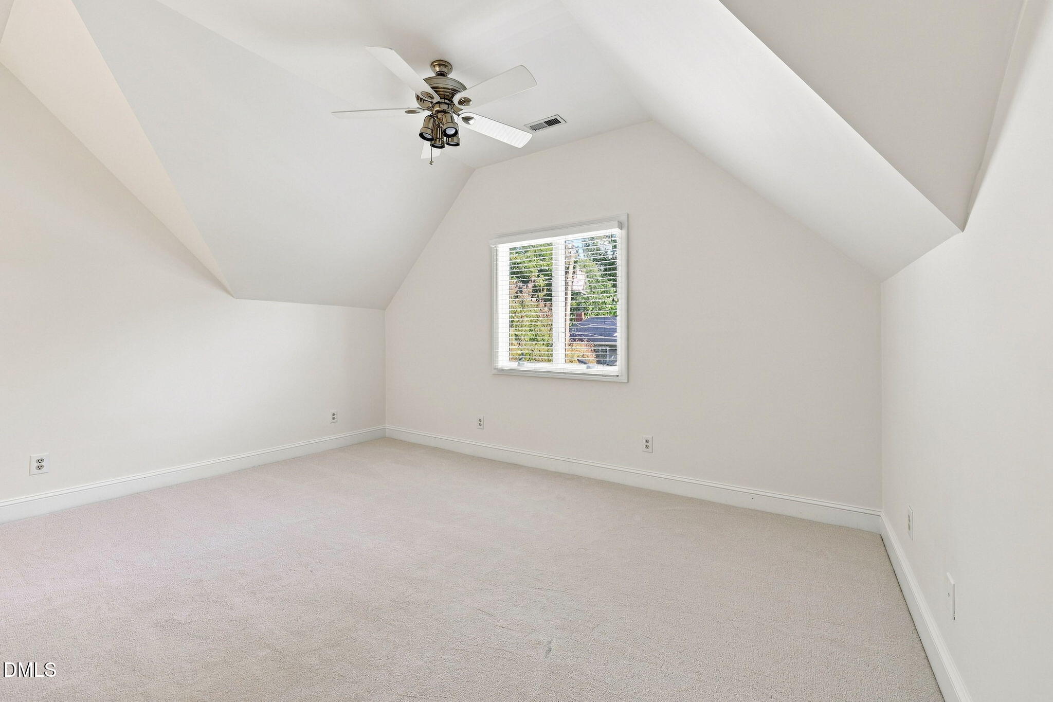 2721 Van Dyke Avenue Property Photo 43