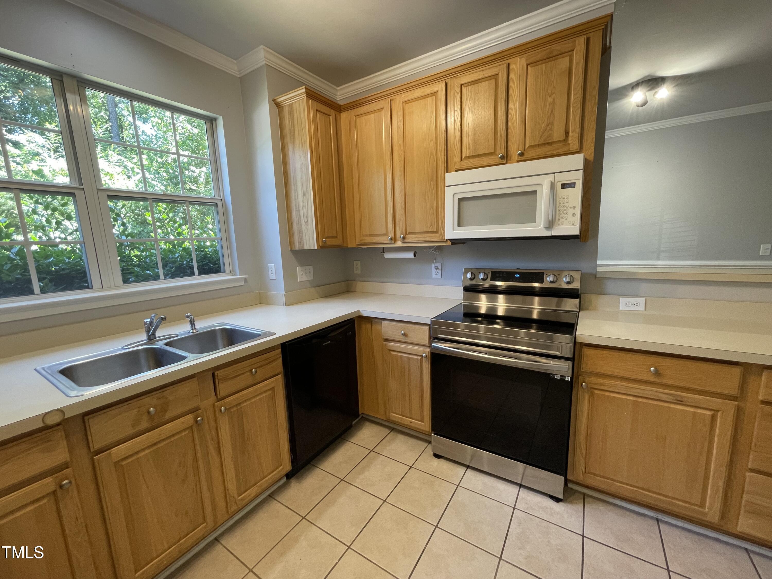 2270 Plum Frost Drive Property Photo 10