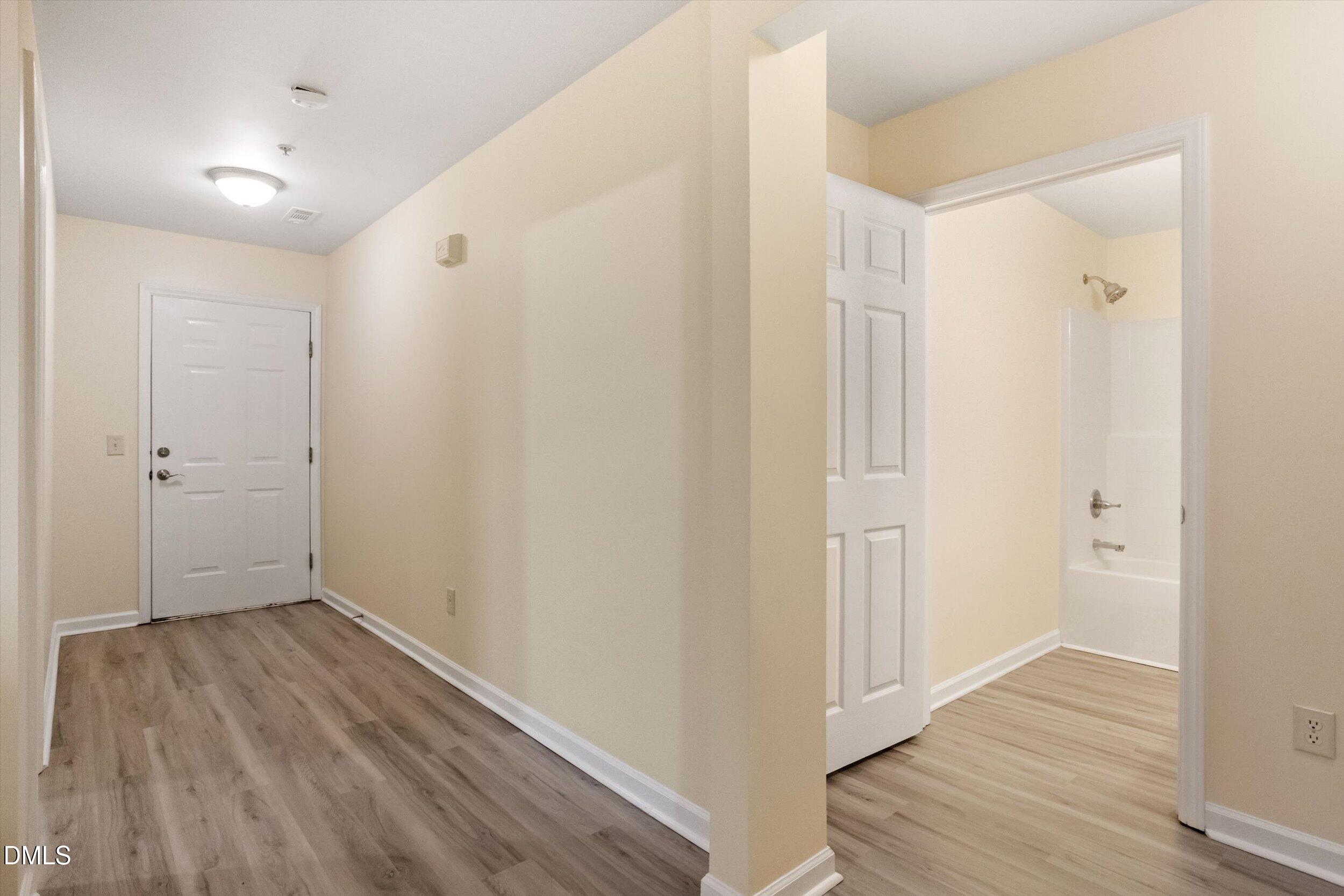 2800 Trailwood Pines Lane 102 Property Photo 5