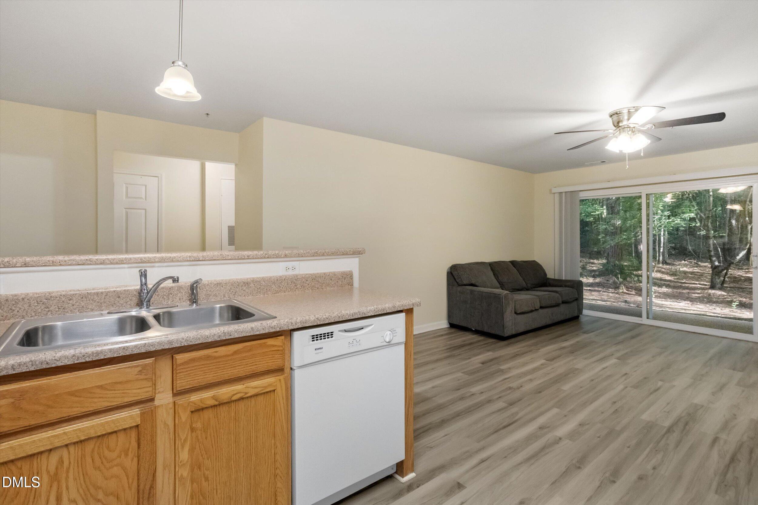 2800 Trailwood Pines Lane 102 Property Photo 10