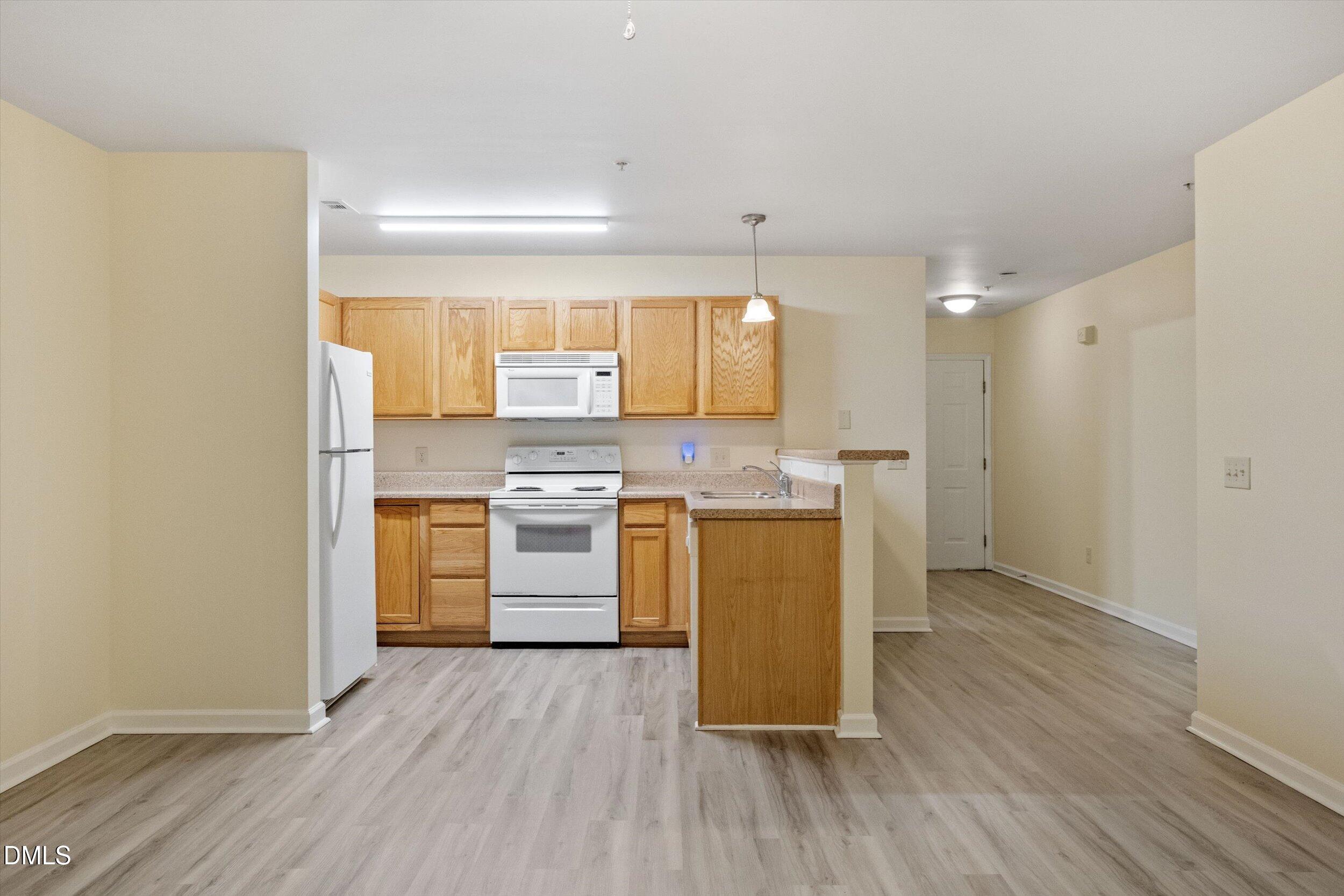 2800 Trailwood Pines Lane 102 Property Photo 12