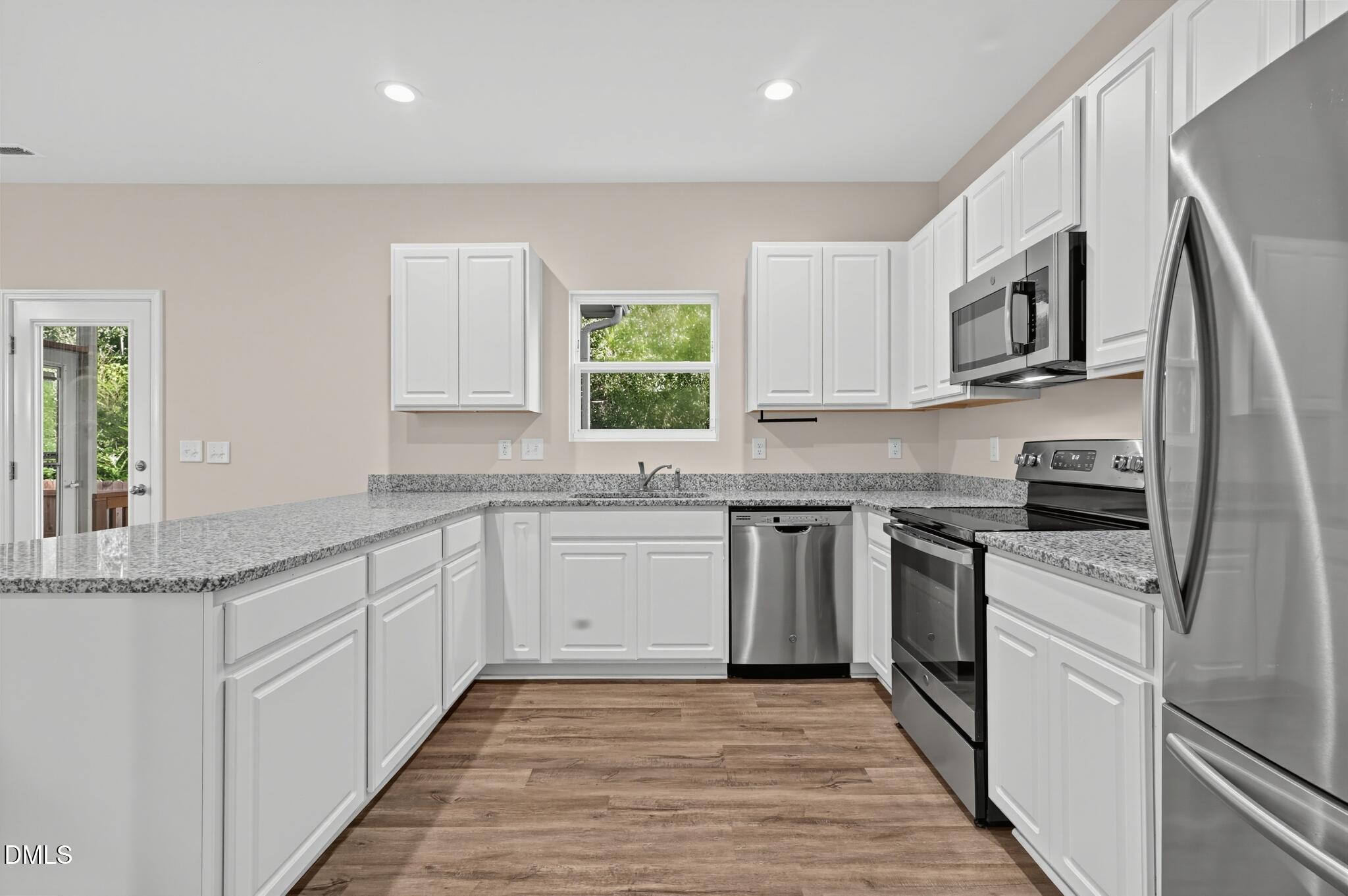 129 Rolling Creek Circle Property Photo 4