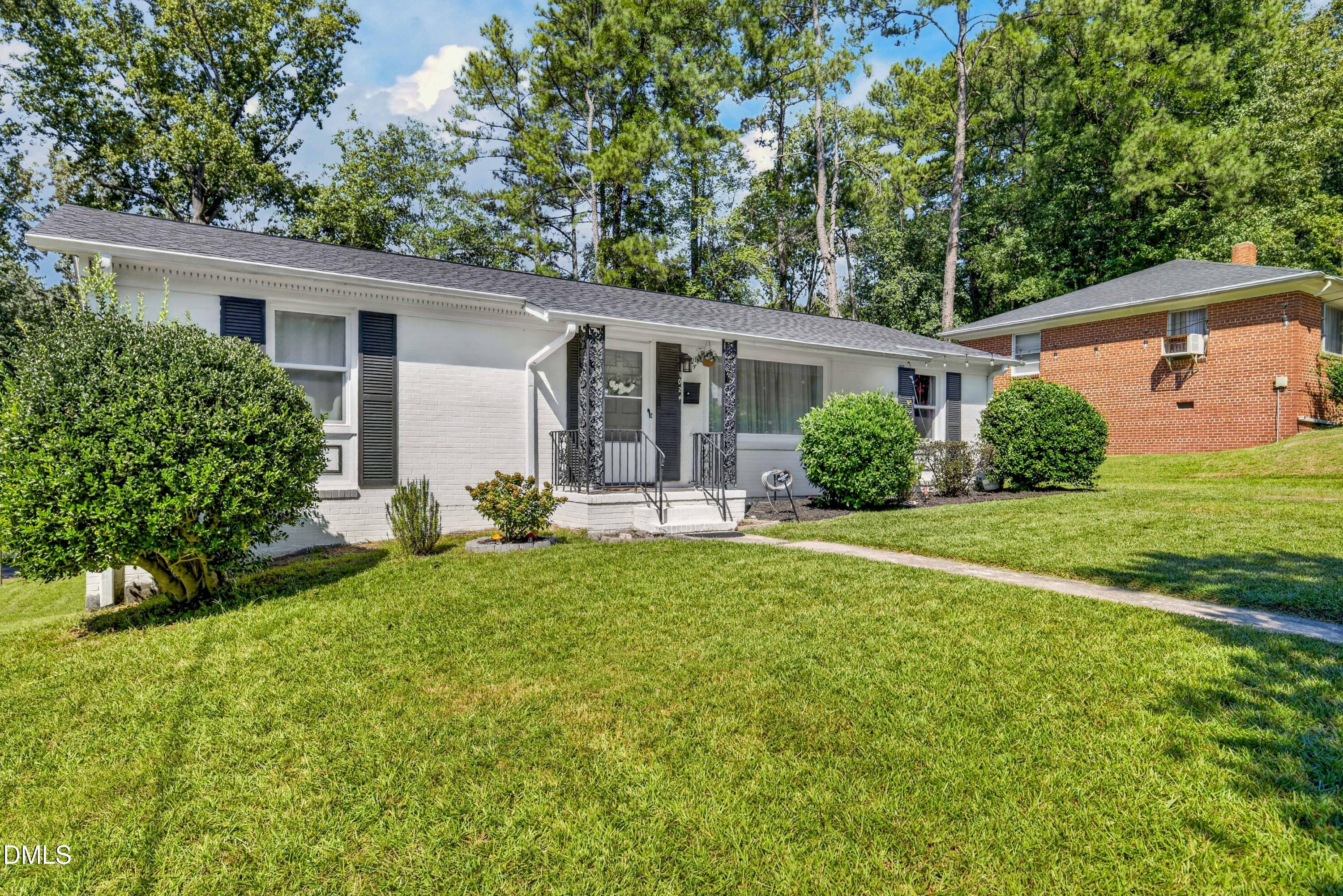 1024 S Plum Street Property Photo 3