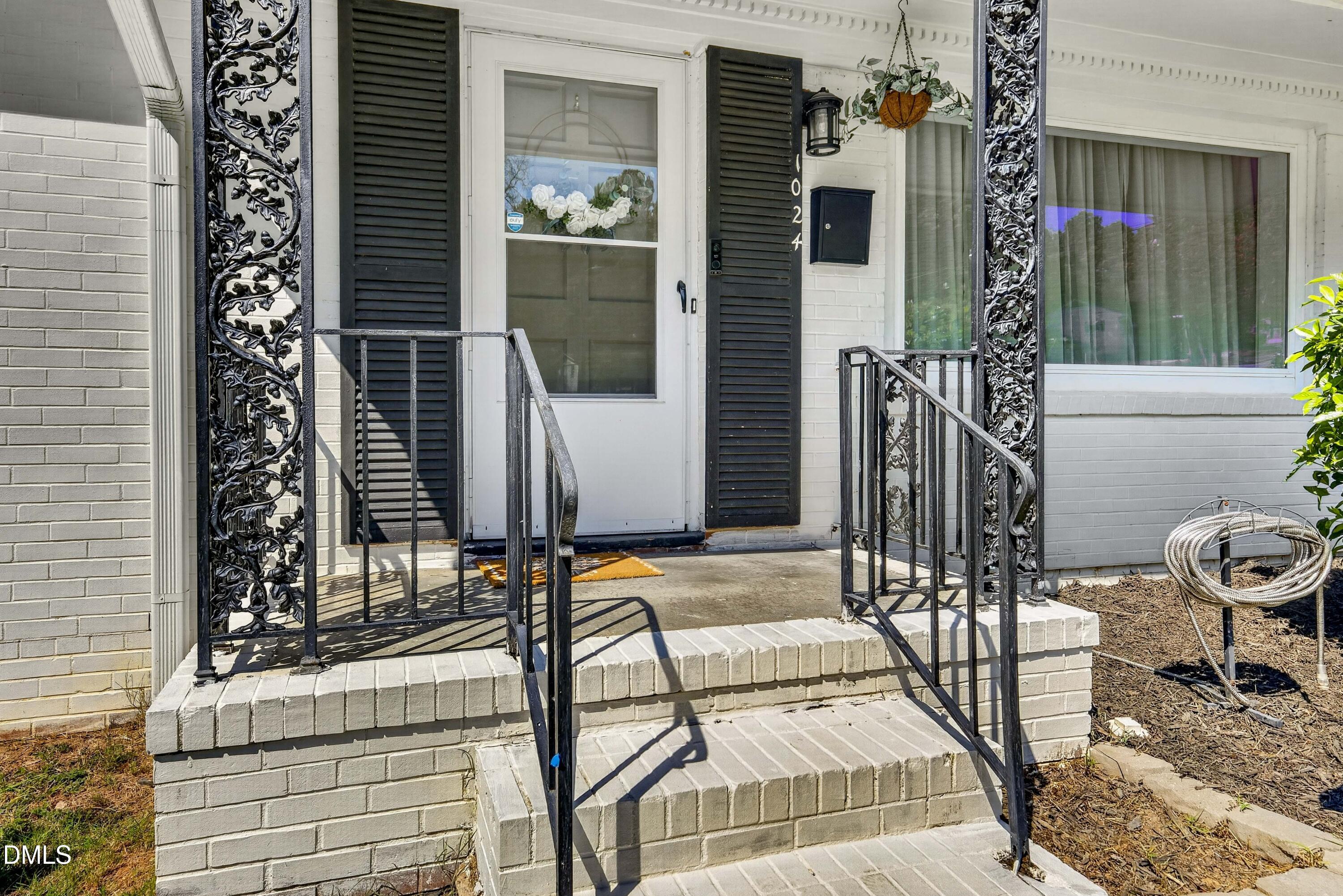 1024 S Plum Street Property Photo 6