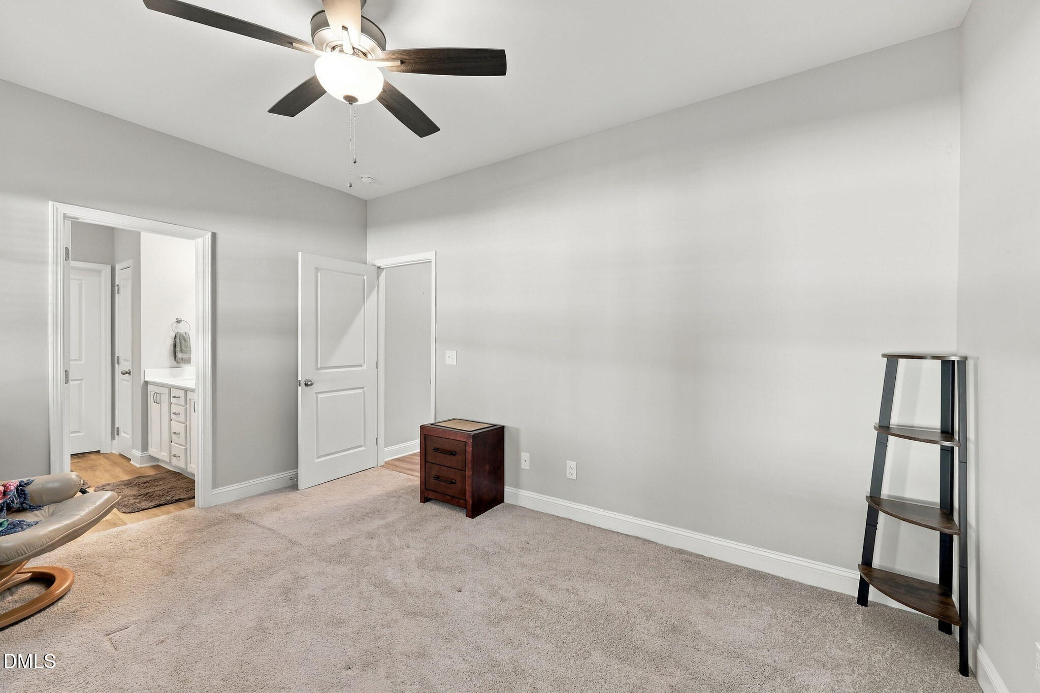 93 Regis Lane Property Photo 32