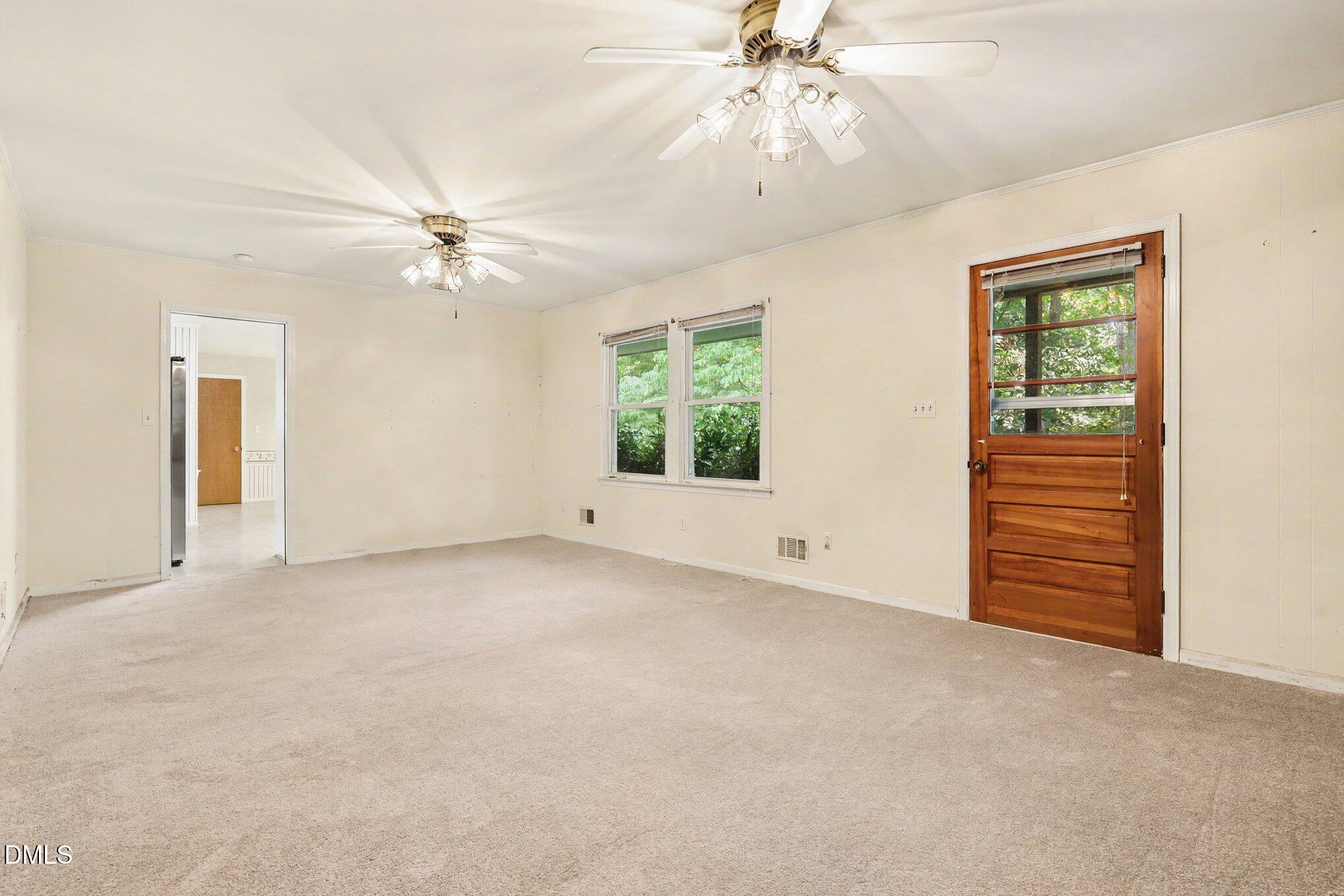 1025 Warren Avenue Property Photo 10