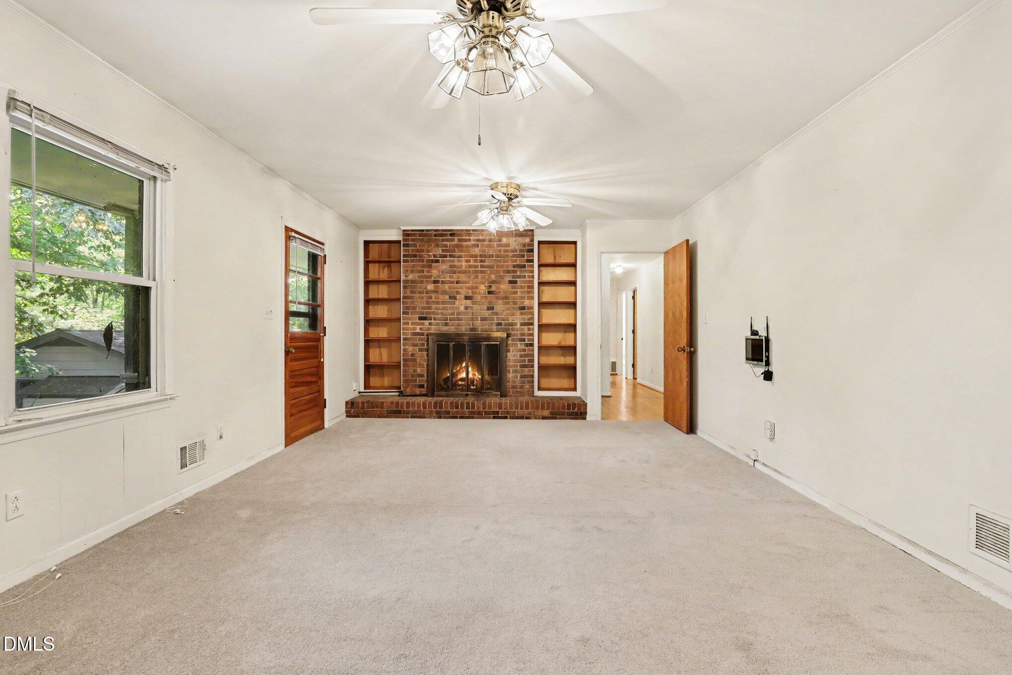 1025 Warren Avenue Property Photo 12