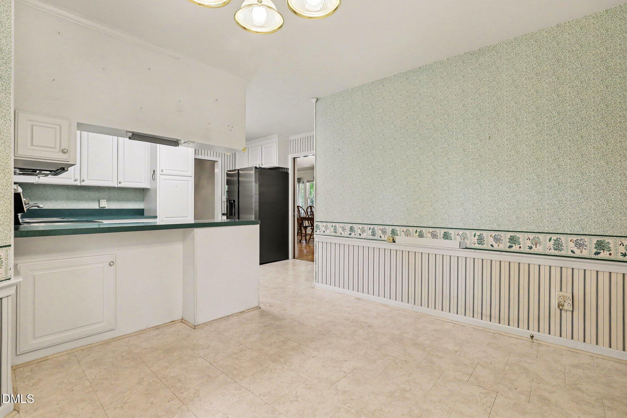 1025 Warren Avenue Property Photo 16