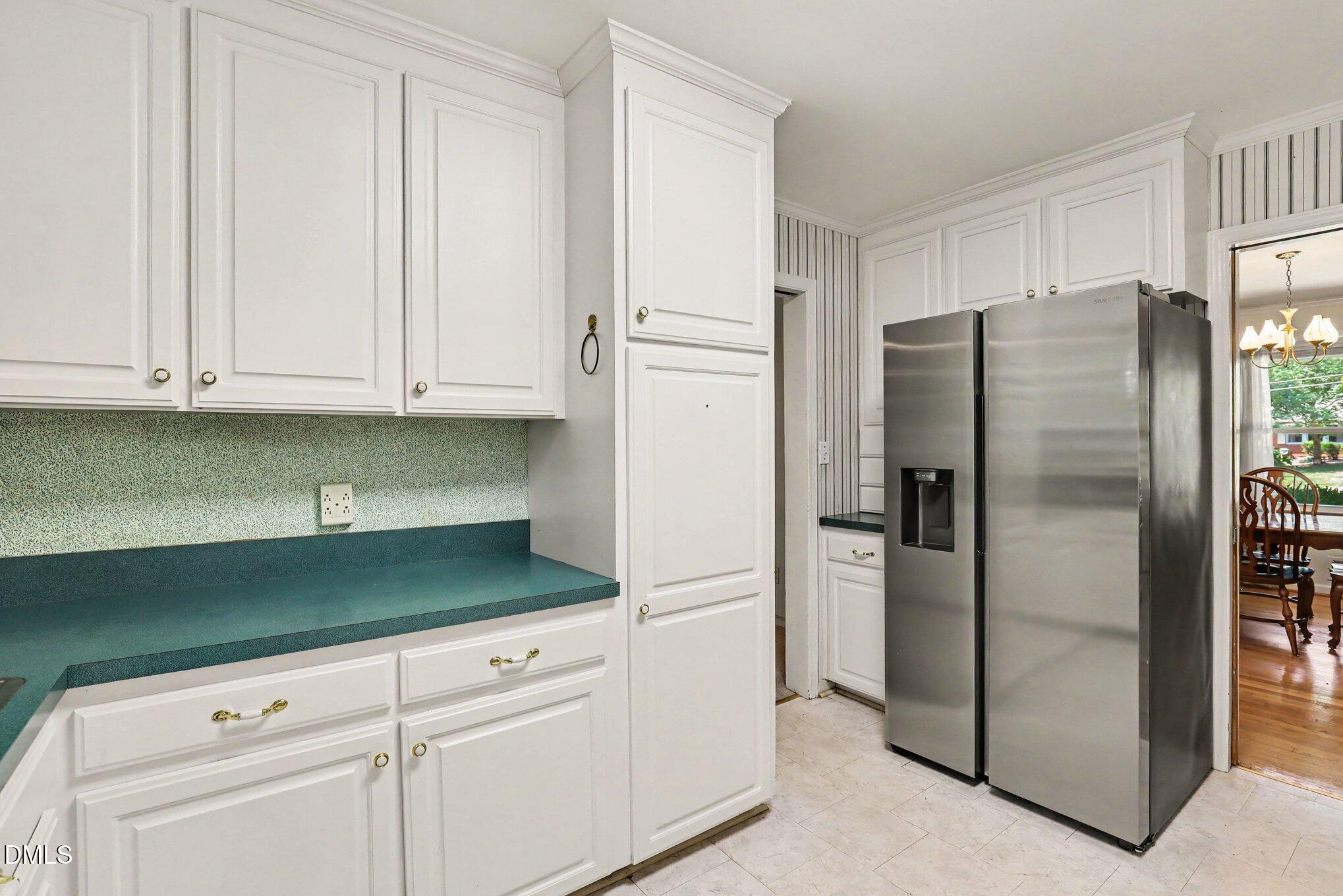 1025 Warren Avenue Property Photo 20