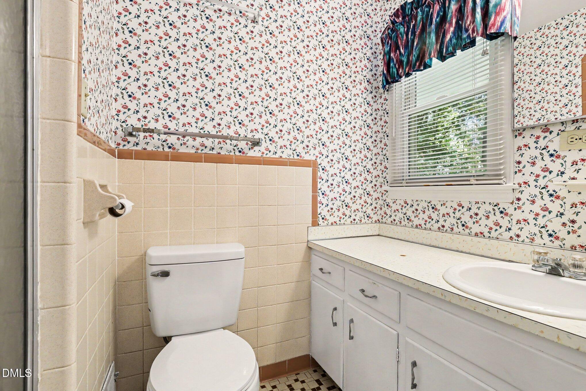 1025 Warren Avenue Property Photo 24