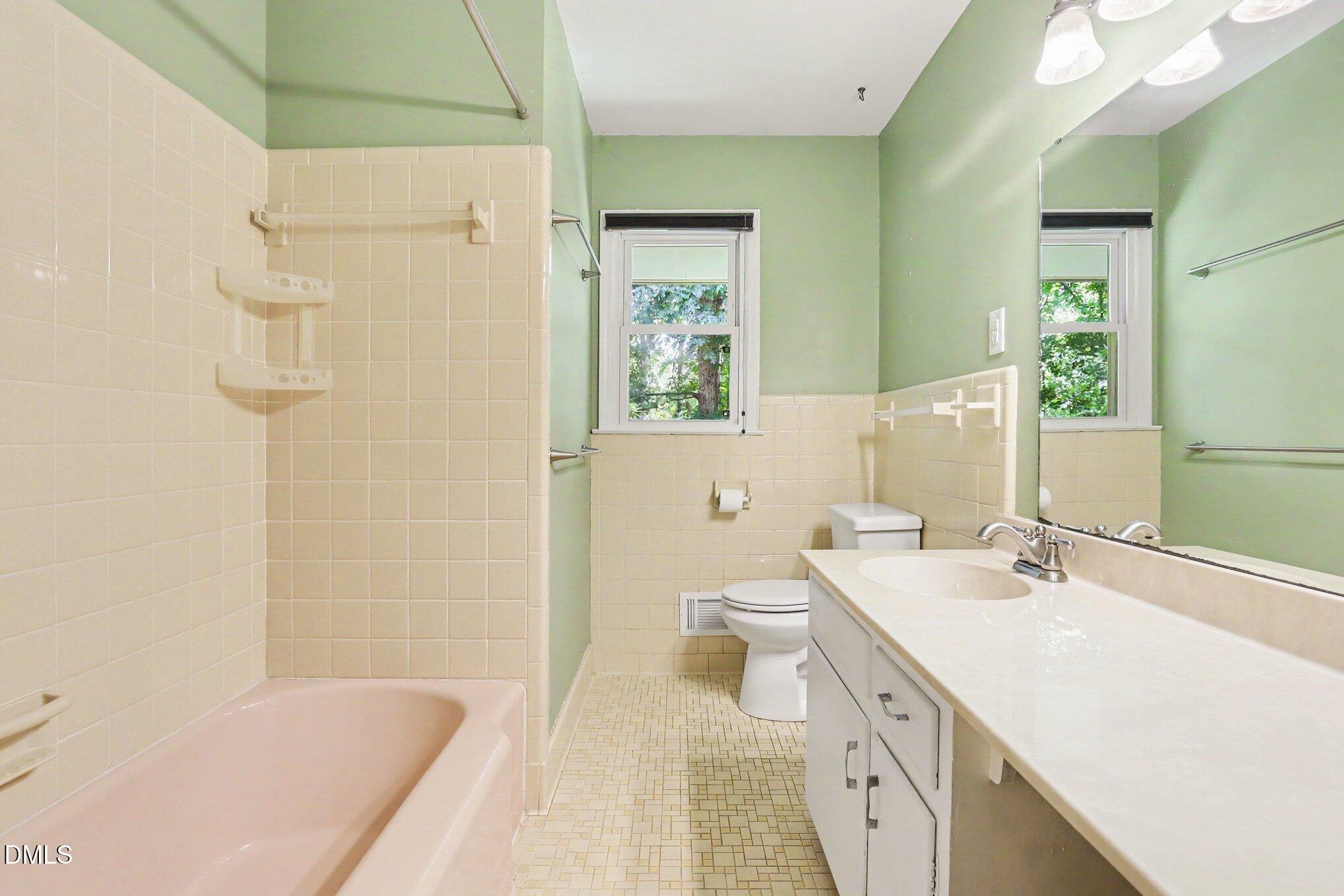 1025 Warren Avenue Property Photo 29