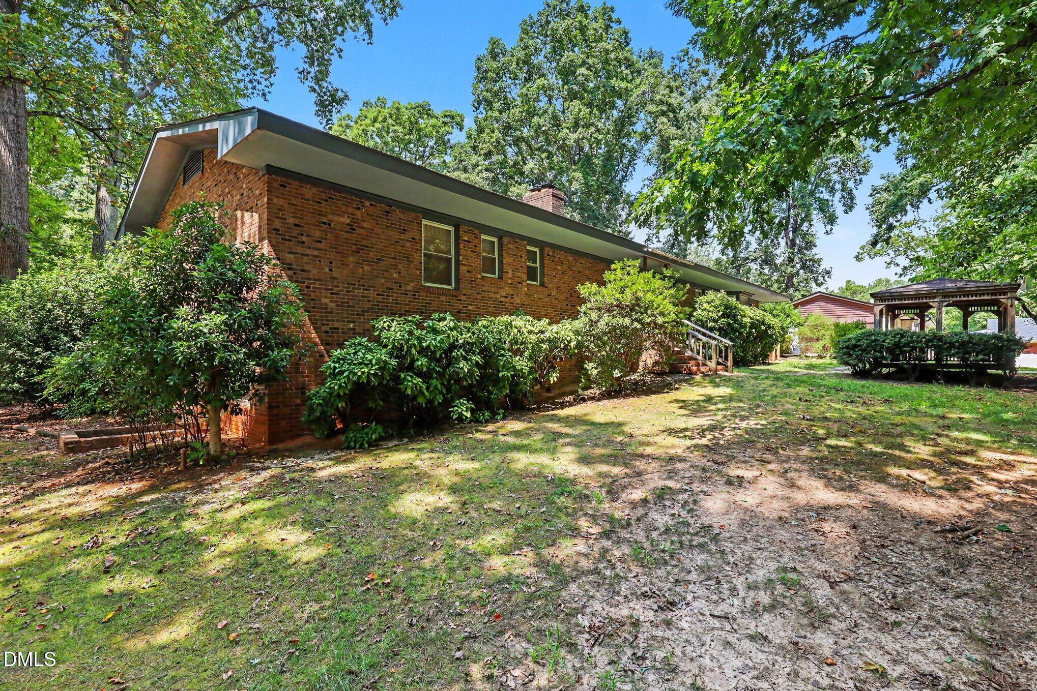 1025 Warren Avenue Property Photo 38