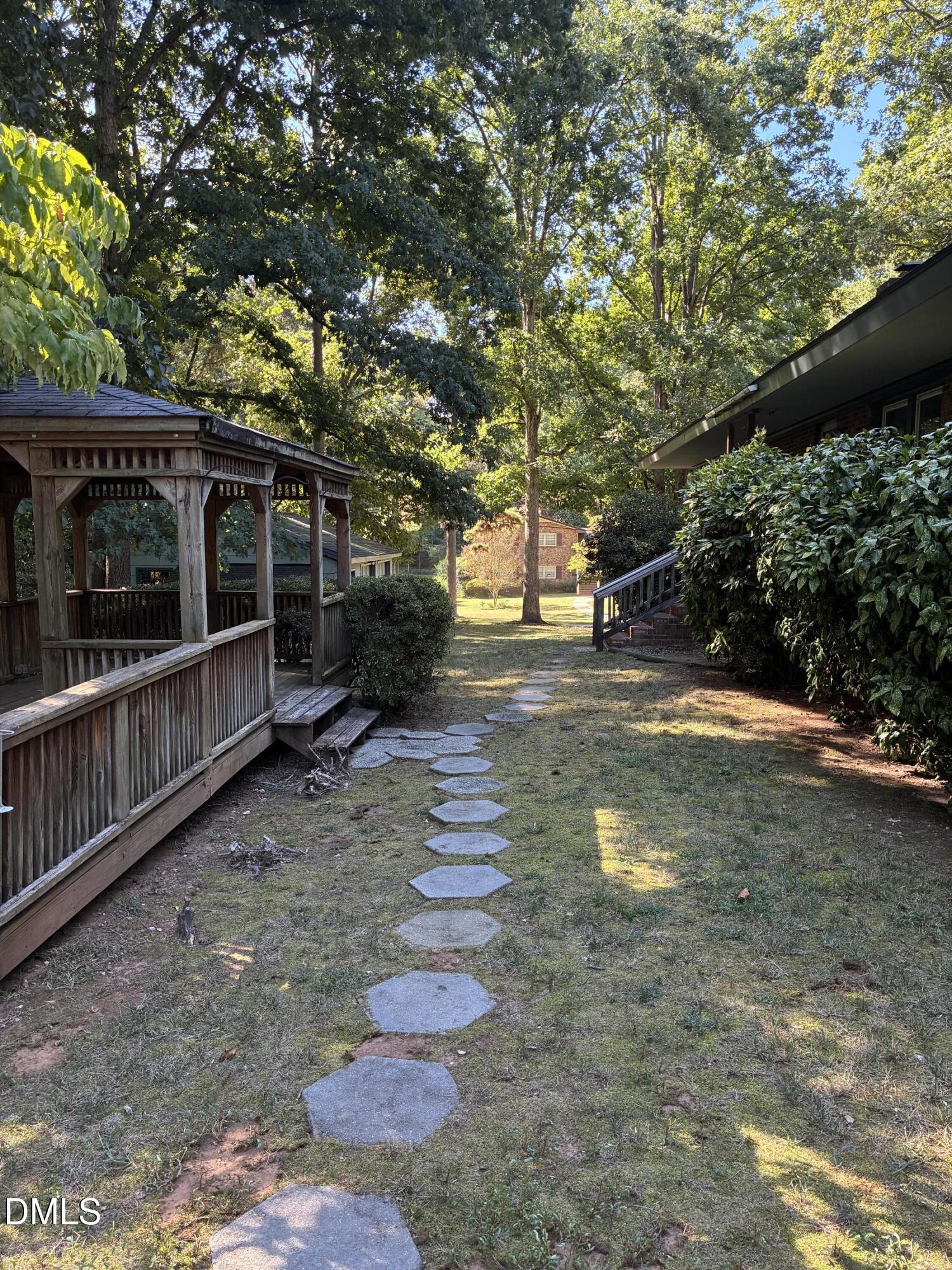 1025 Warren Avenue Property Photo 39