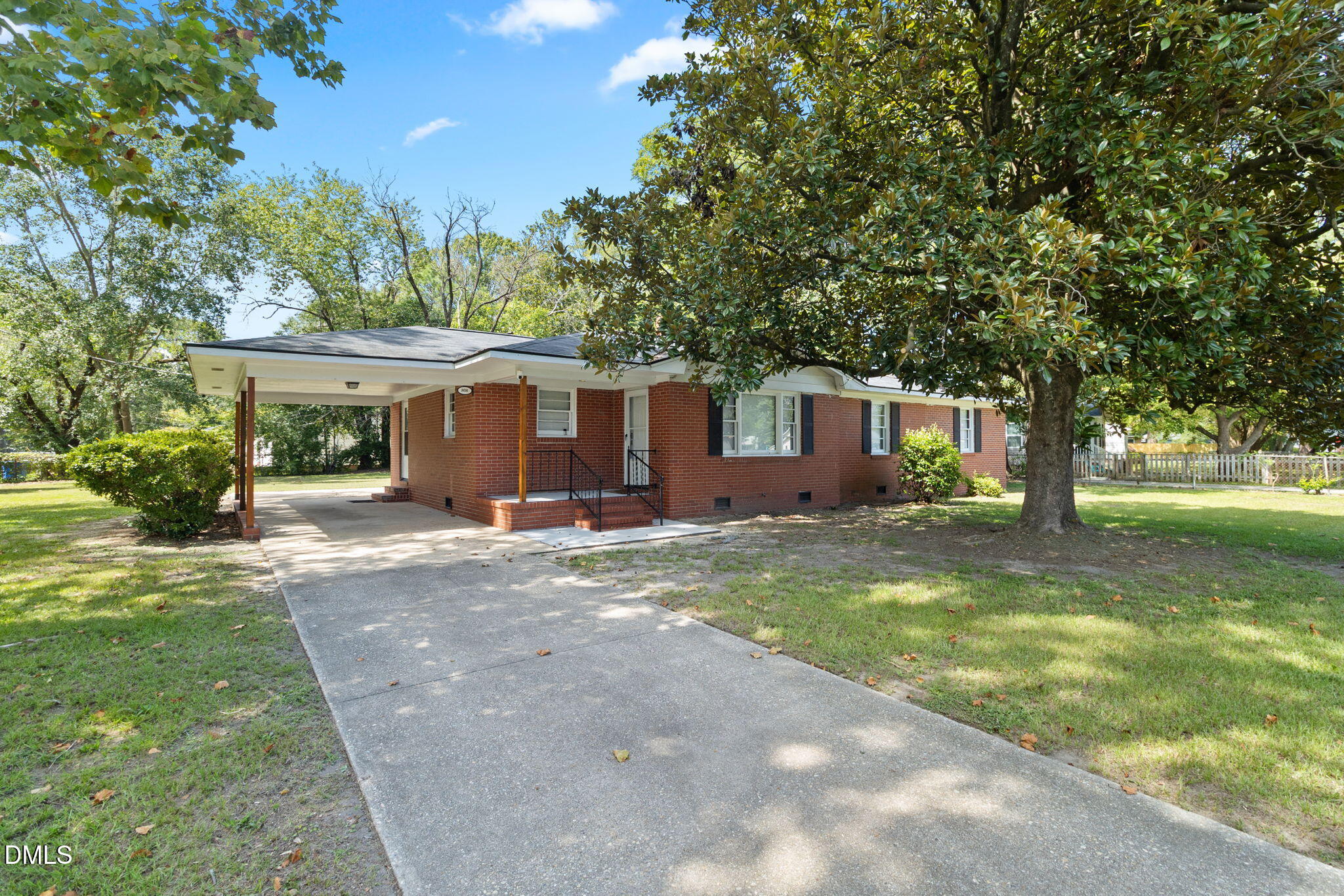 808 Hemlock Drive Property Photo 1