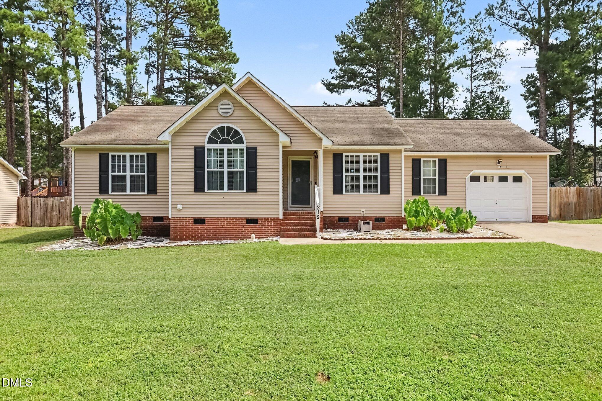 212 Wood Green Drive Property Photo 1
