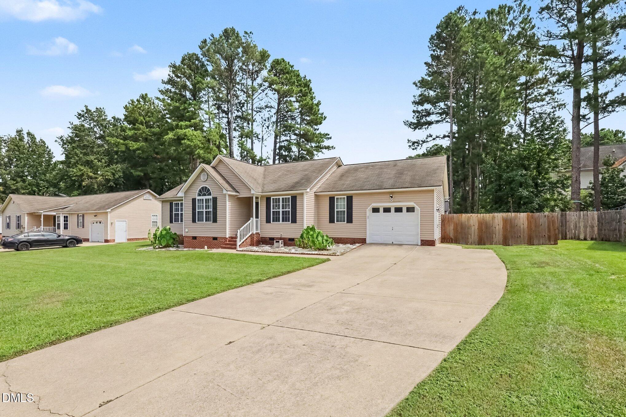 212 Wood Green Drive Property Photo 15