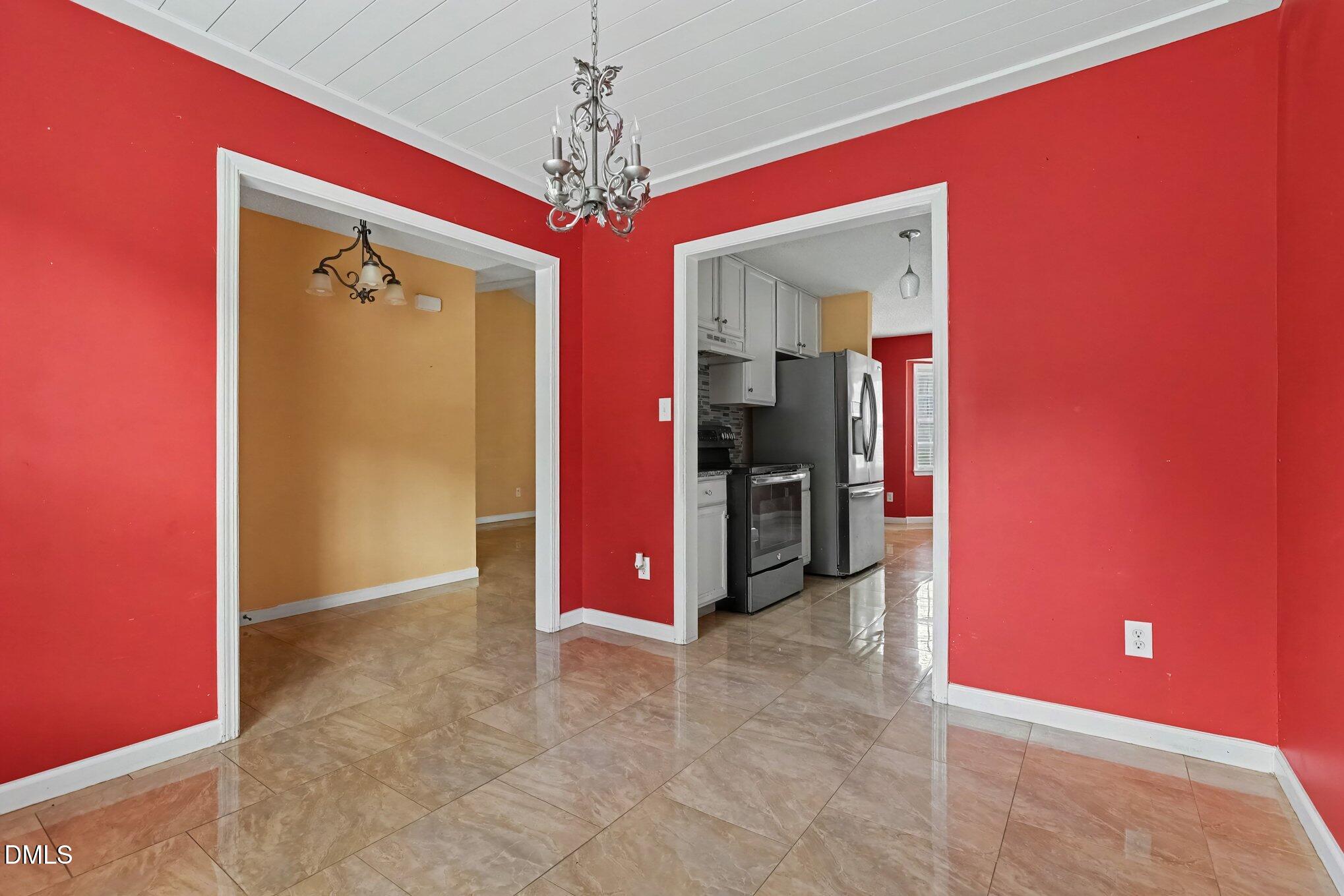 212 Wood Green Drive Property Photo 17