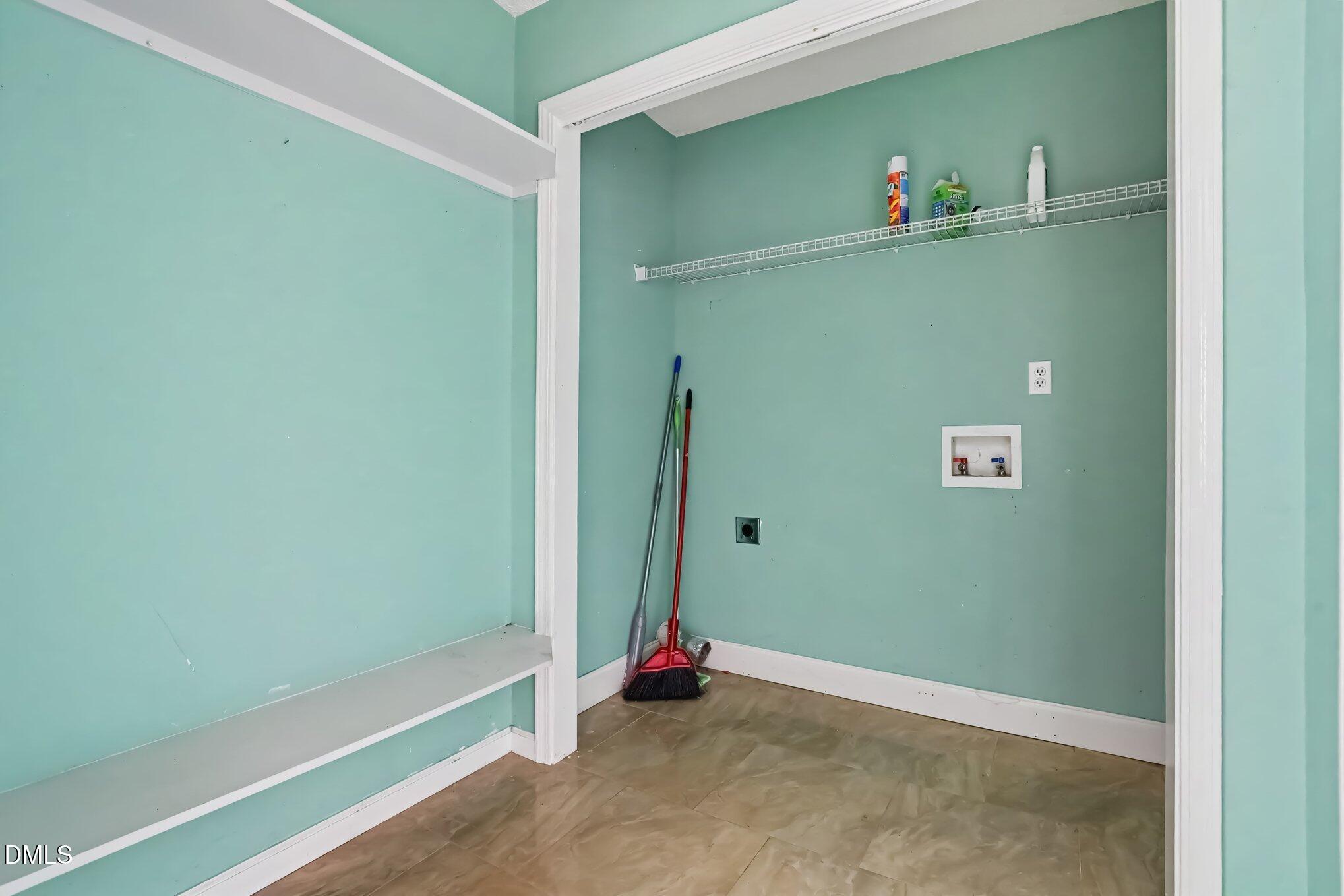 212 Wood Green Drive Property Photo 23