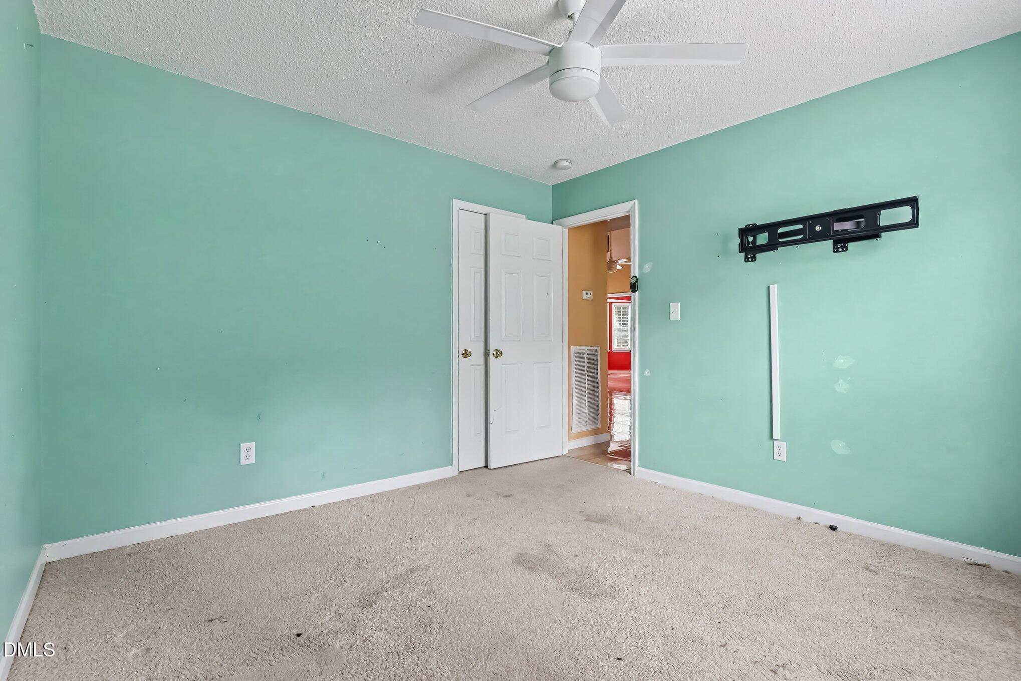 212 Wood Green Drive Property Photo 27