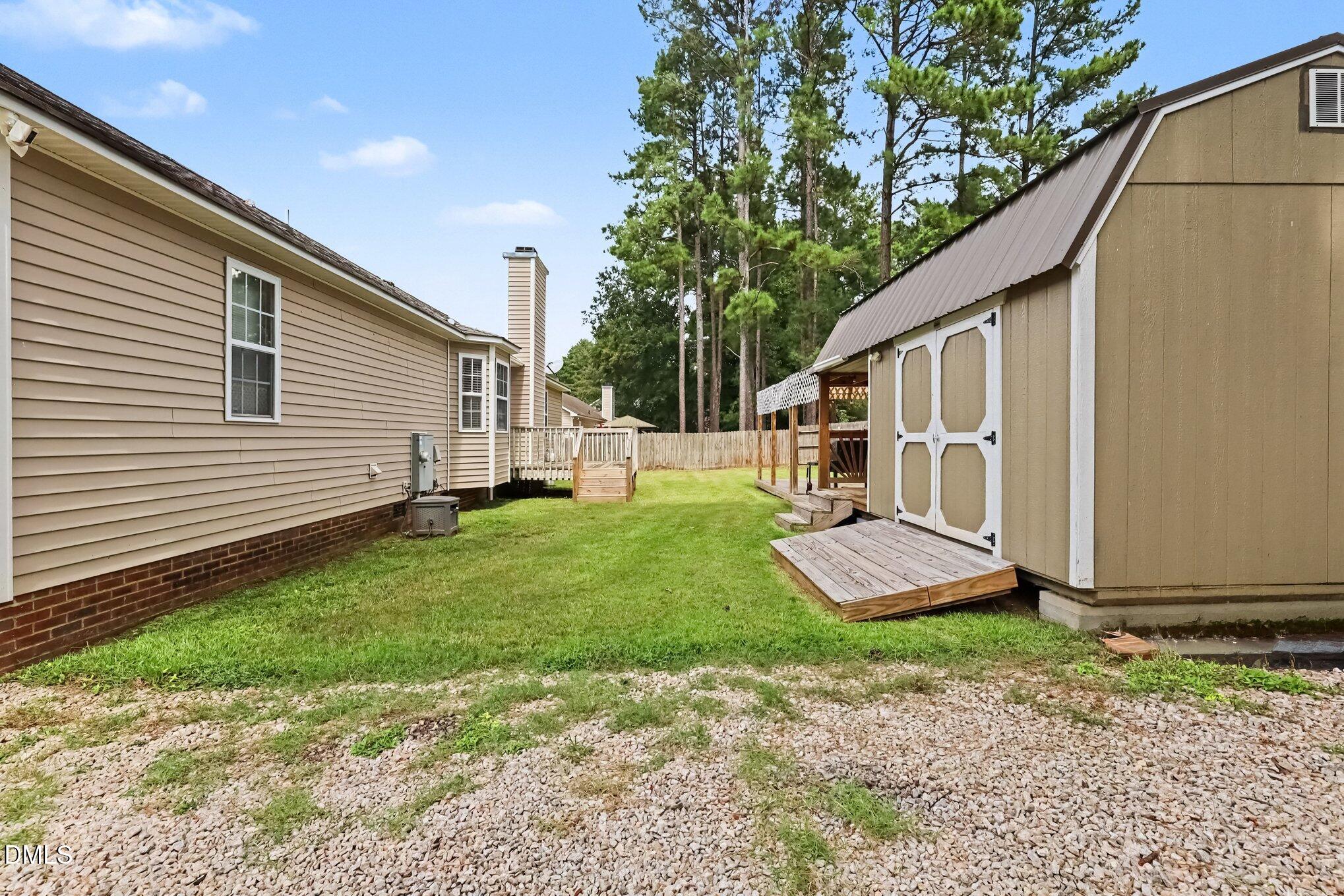 212 Wood Green Drive Property Photo 34
