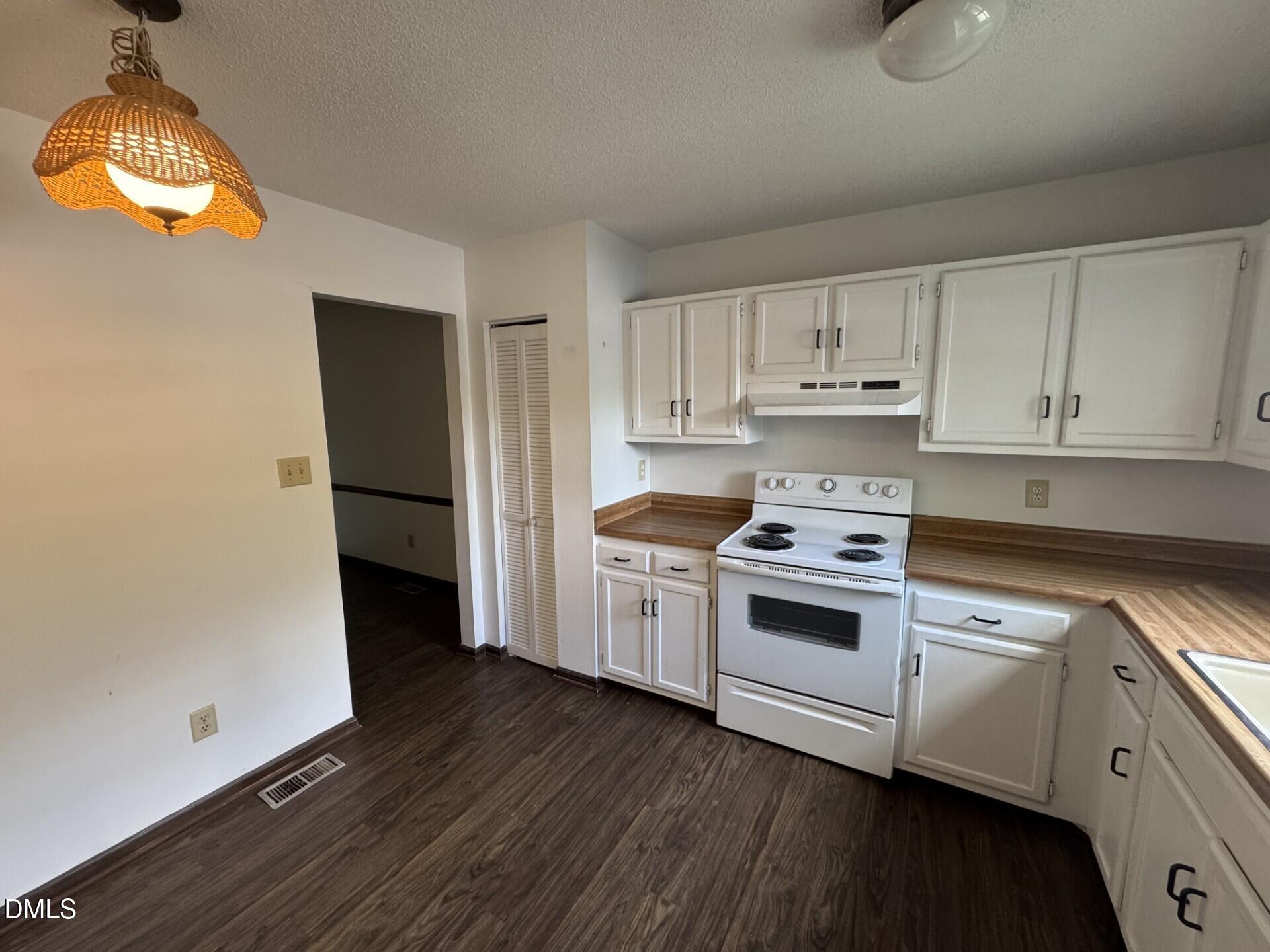 5721 Pool Side Drive Property Photo 3