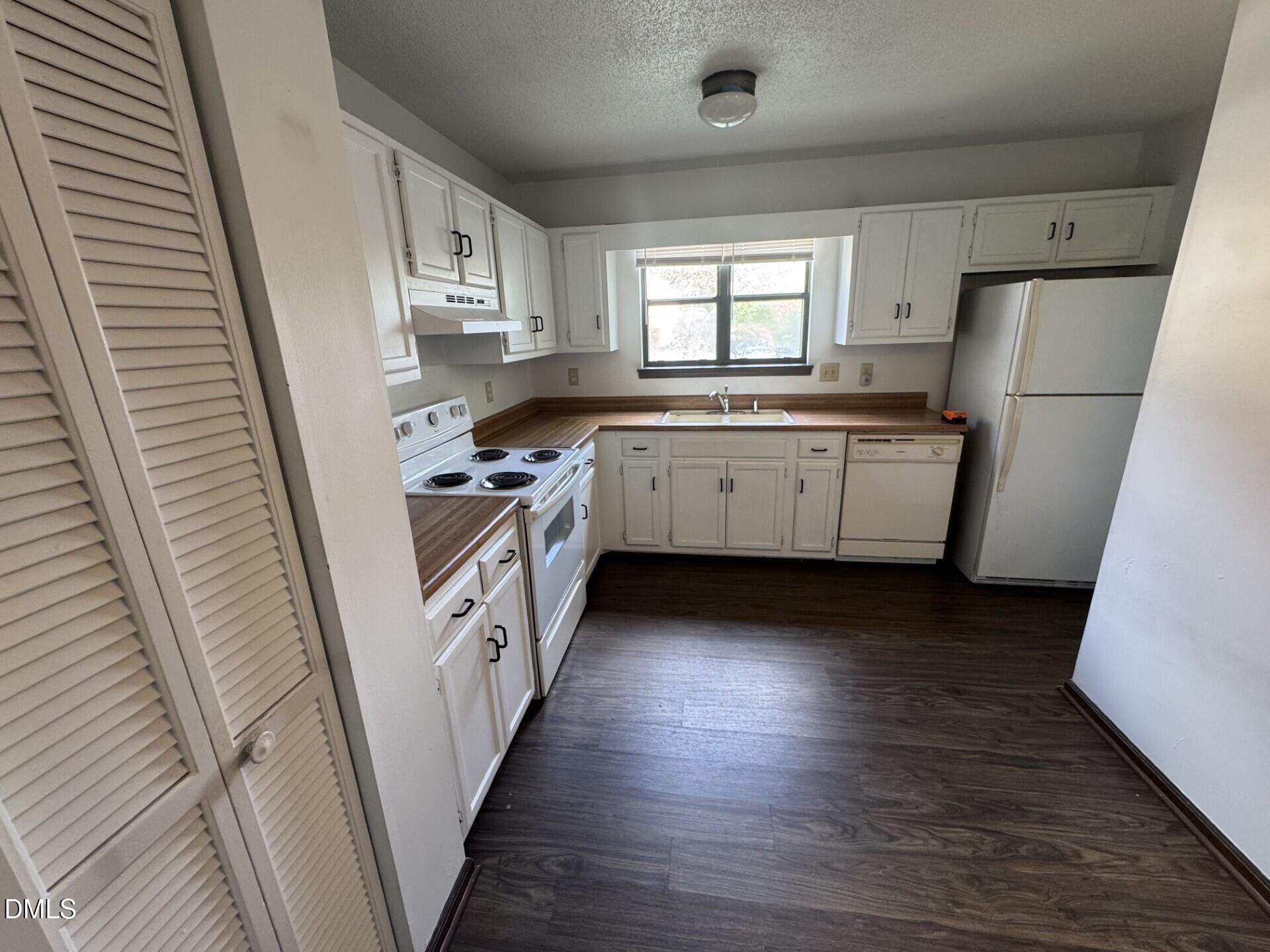 5721 Pool Side Drive Property Photo 4