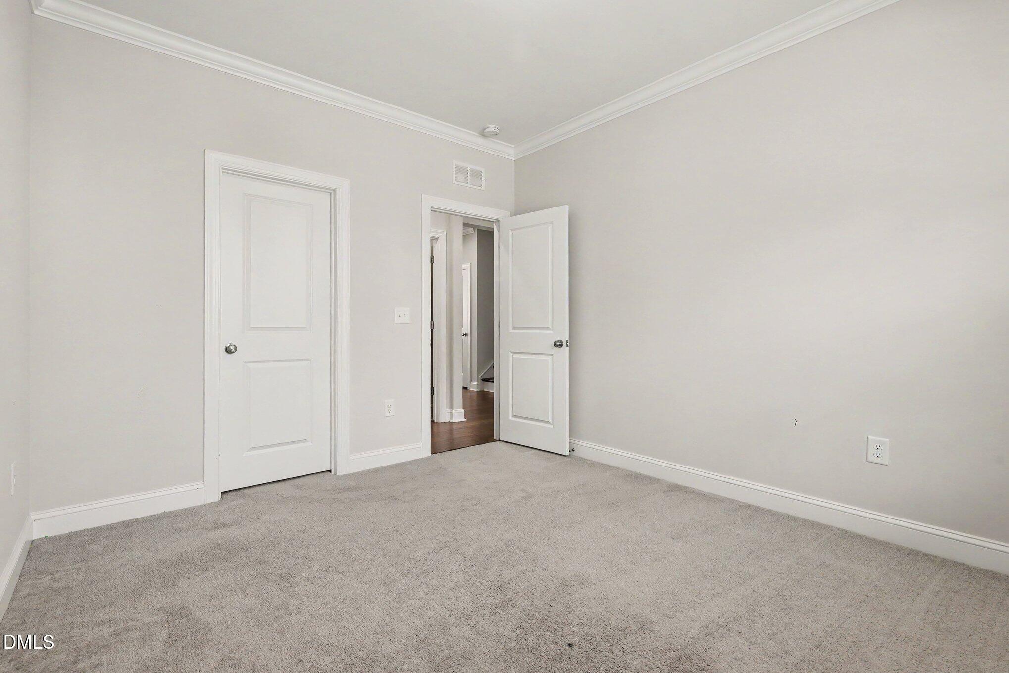 2904 Heirloom Way Property Photo 8