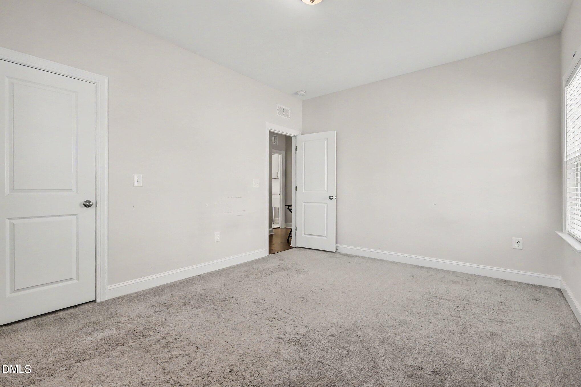 2904 Heirloom Way Property Photo 35