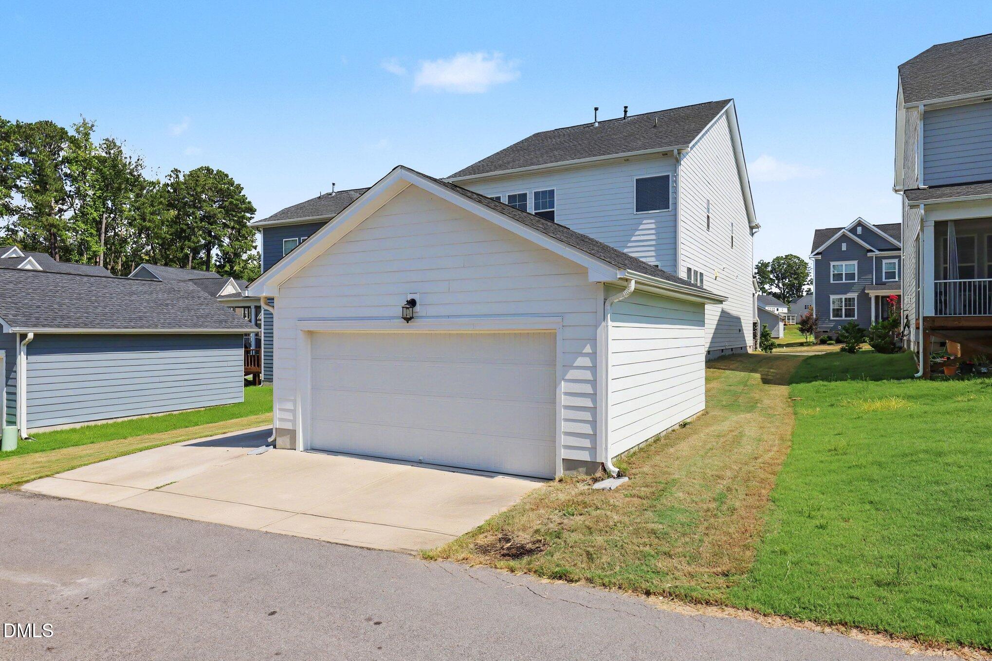 2904 Heirloom Way Property Photo 38