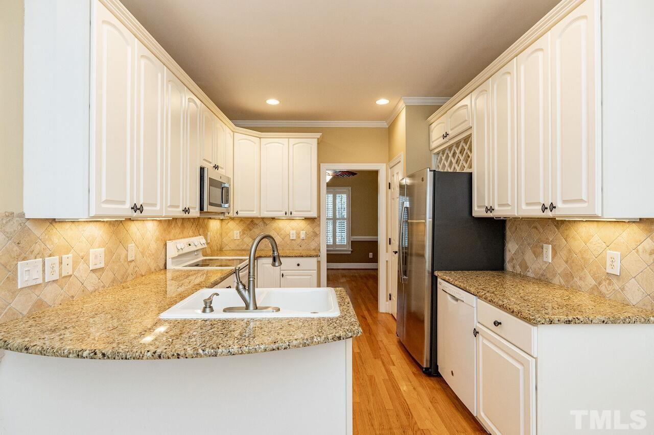 4317 Glen Erin Way Property Photo 6