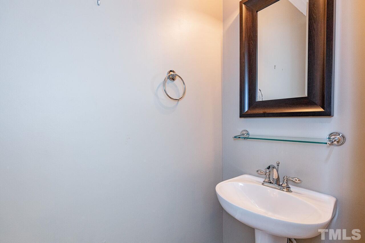4317 Glen Erin Way Property Photo 12