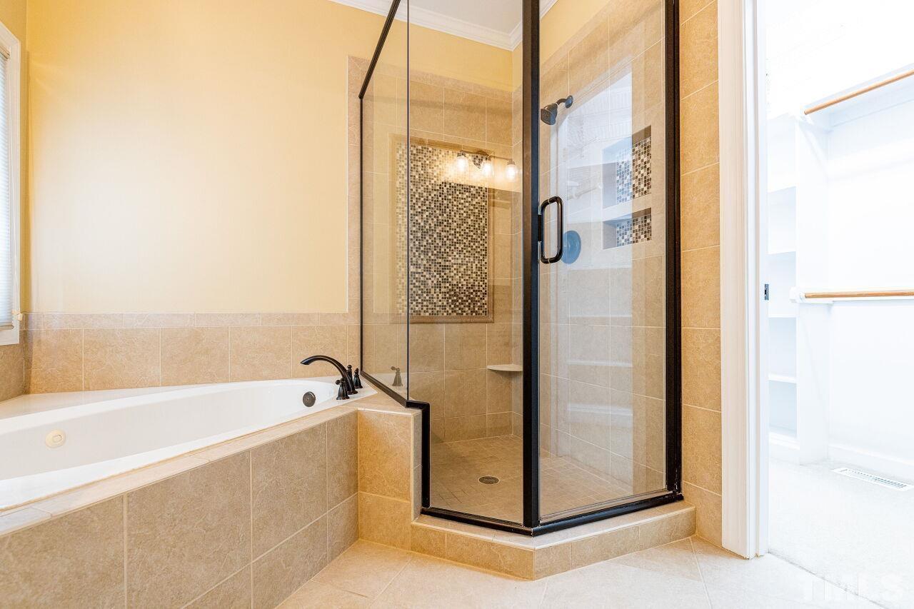 4317 Glen Erin Way Property Photo 16