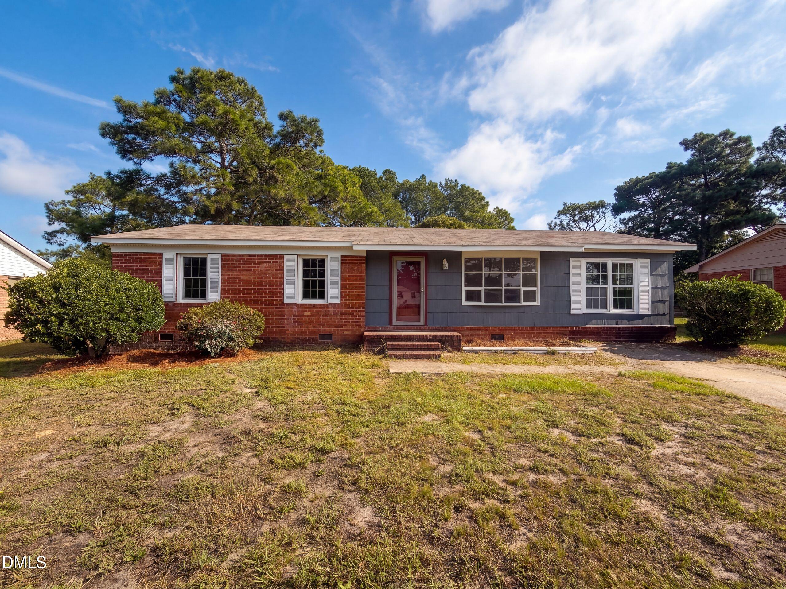 2806 E Cramer Drive Property Photo 1