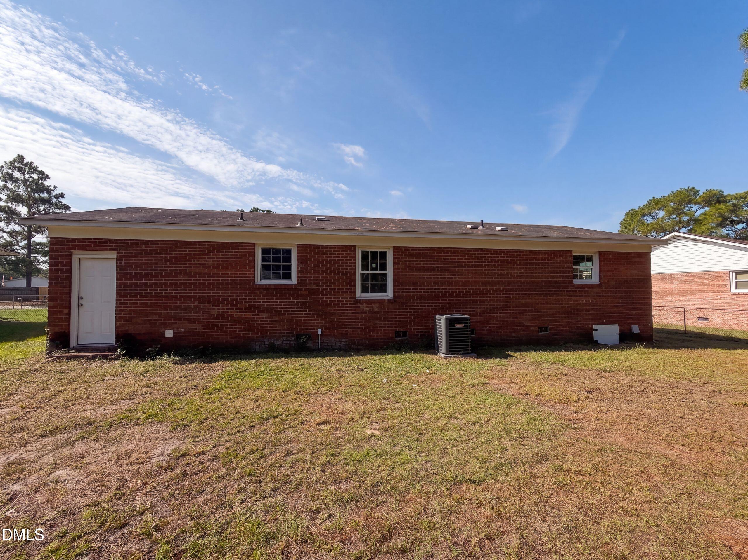 2806 E Cramer Drive Property Photo 5