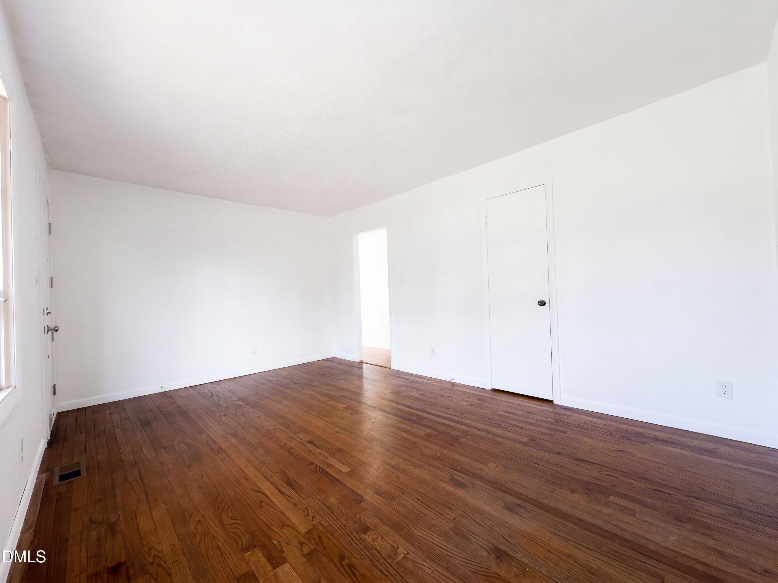 2806 E Cramer Drive Property Photo 6