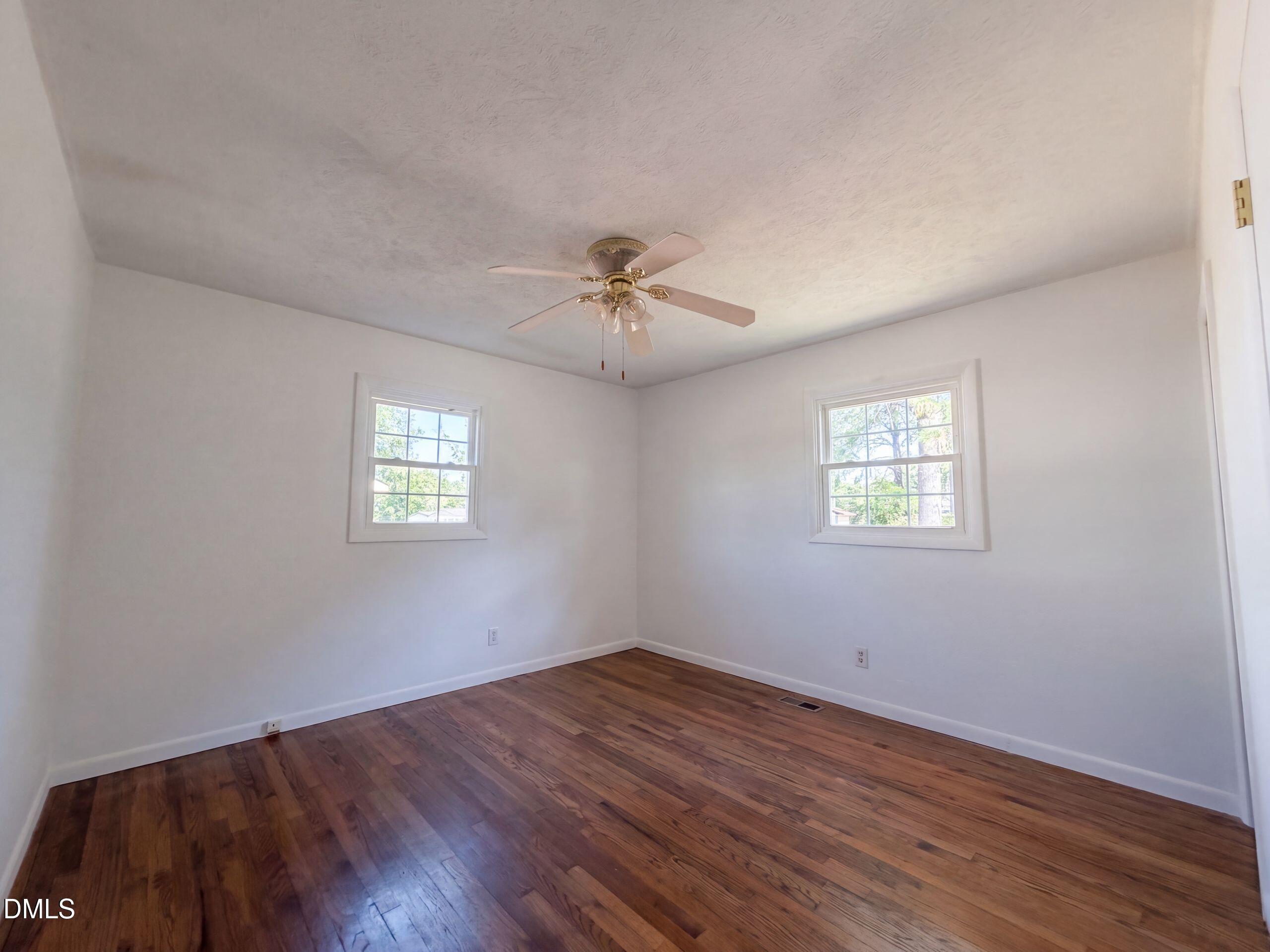 2806 E Cramer Drive Property Photo 13