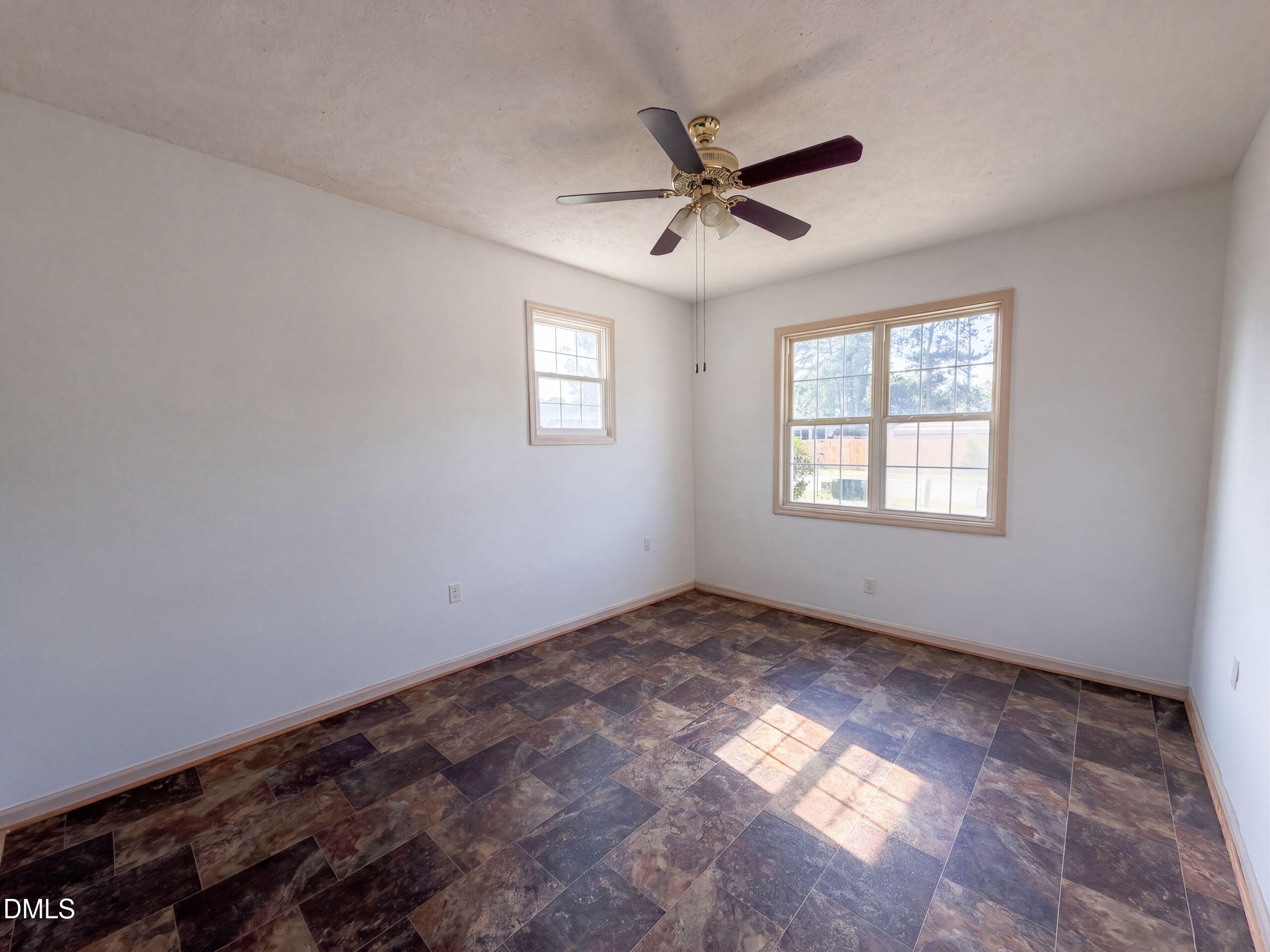 2806 E Cramer Drive Property Photo 14