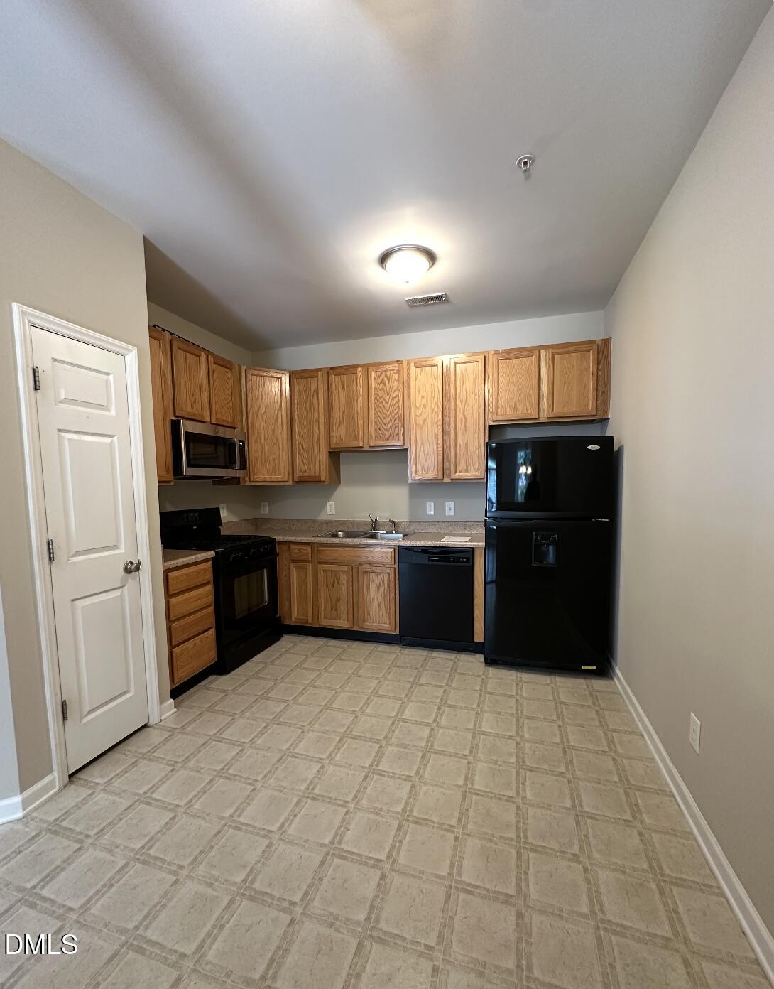 2210 Valley Edge 105 Property Photo 5