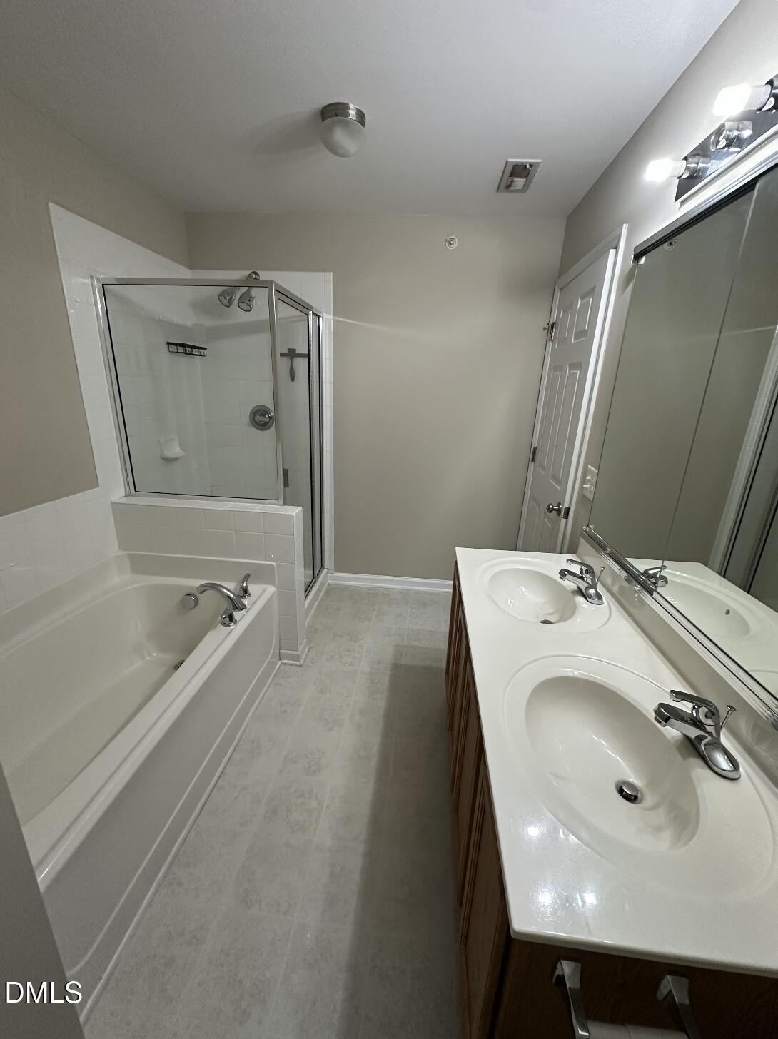 2210 Valley Edge 105 Property Photo 17