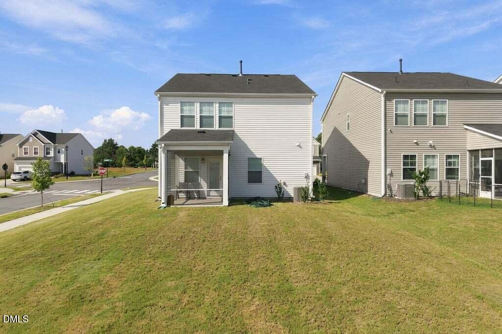 749 Cainhoy Court Property Photo 5