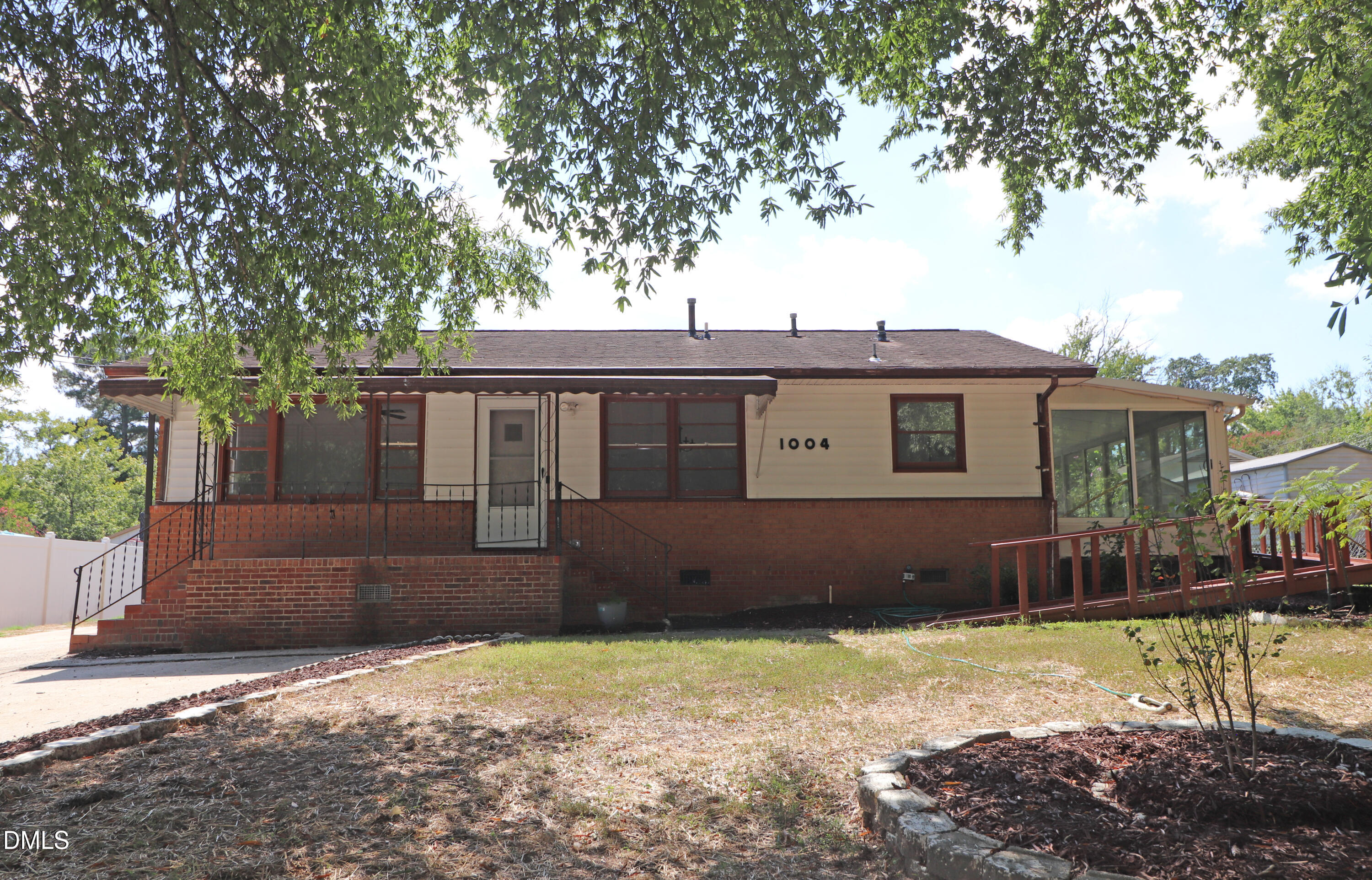 1004 Seabrook Road Property Photo 2