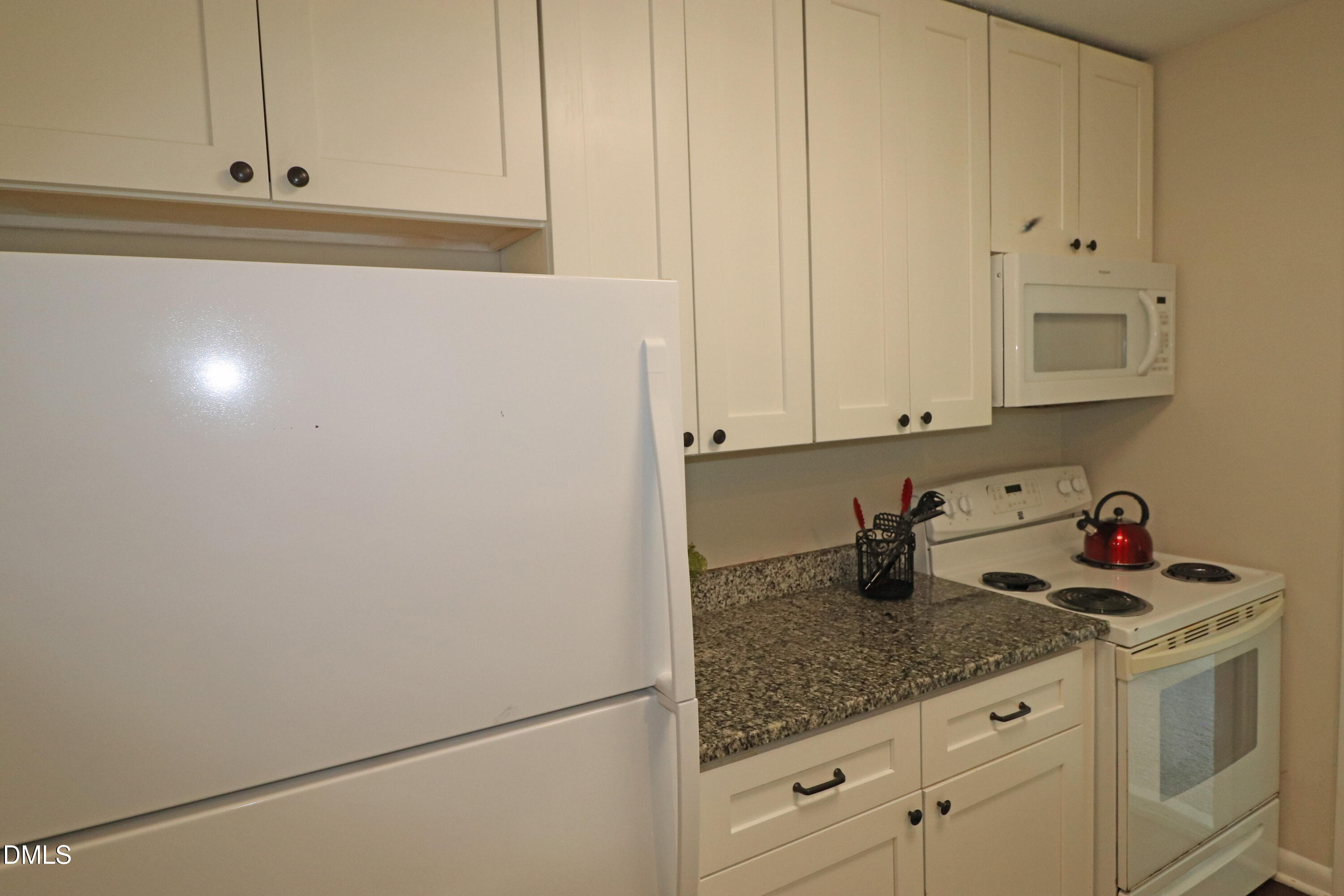 1004 Seabrook Road Property Photo 8