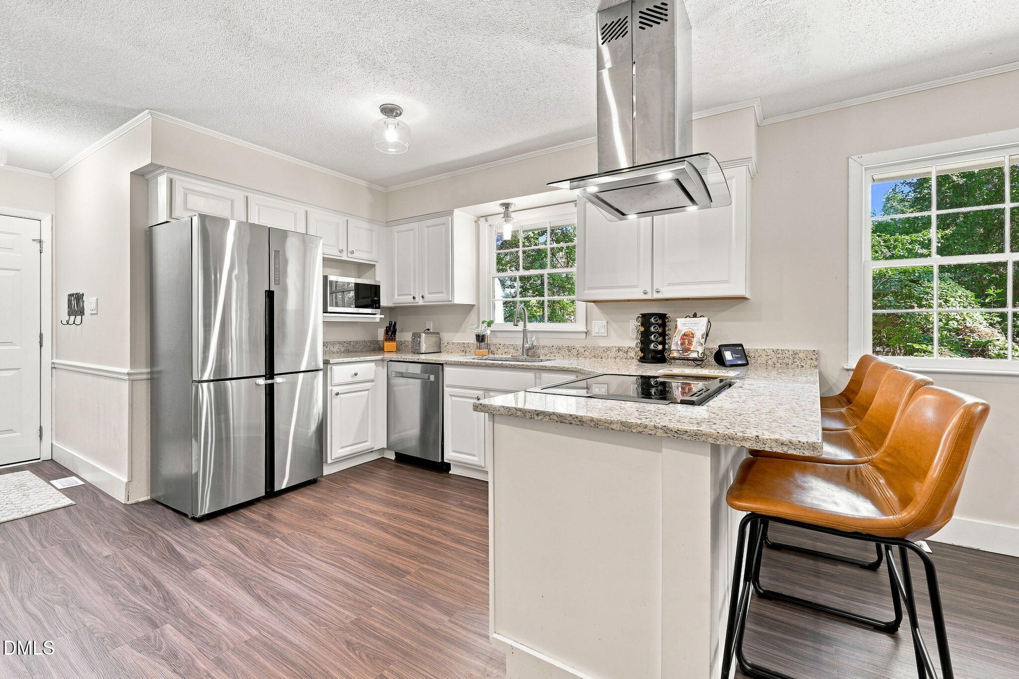 1004 Edgebrook Drive Property Photo 14